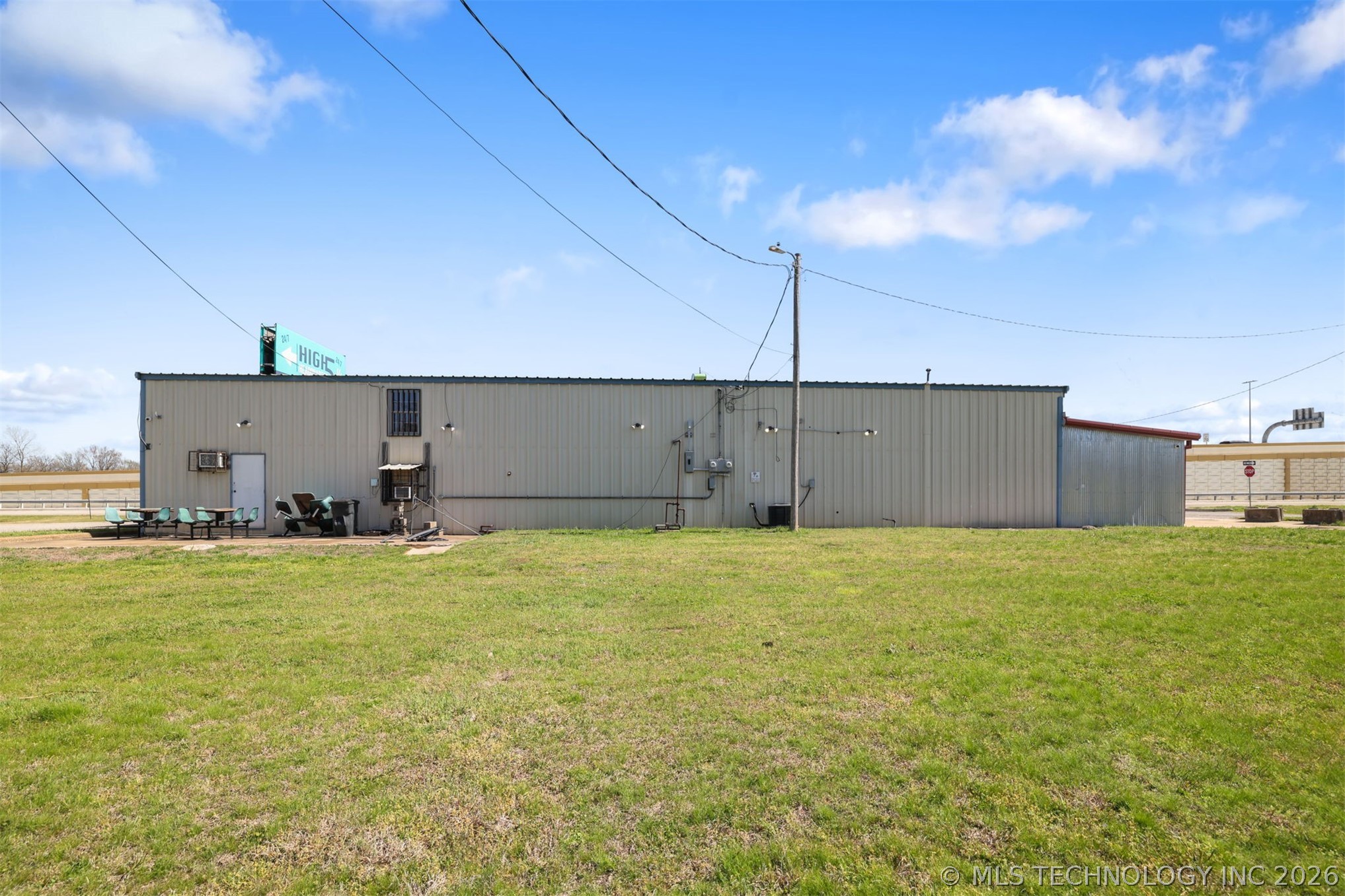 303 N Service Road Calera OK 74730