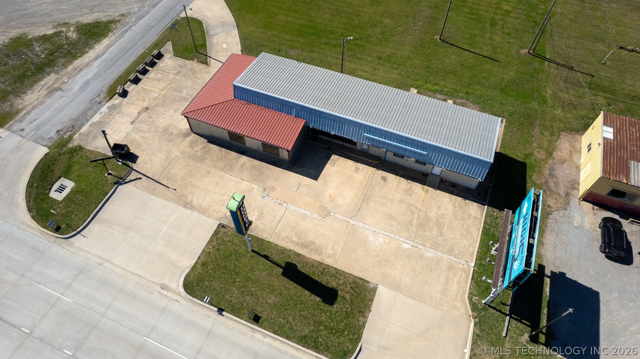 303 N Service Road Calera OK 74730
