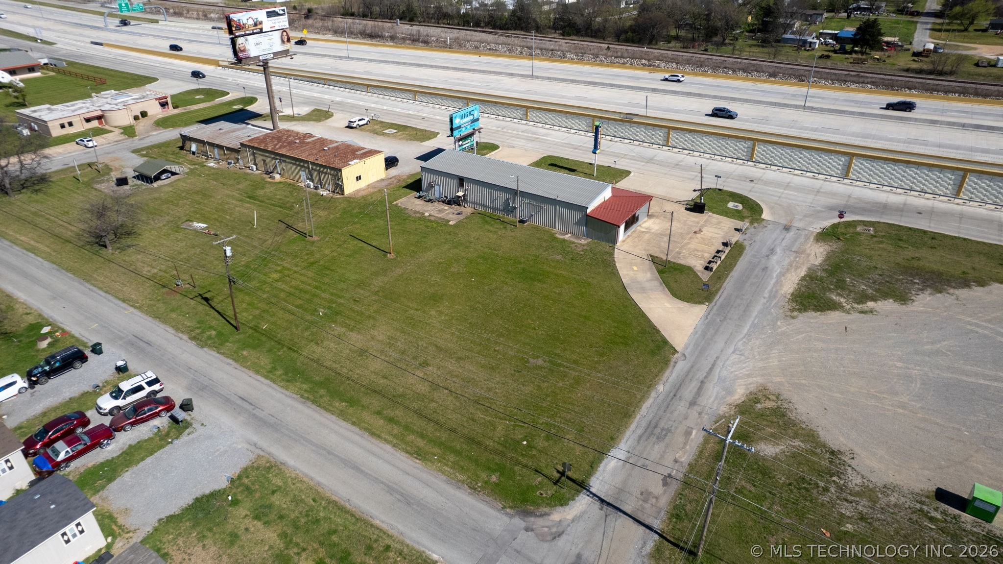 303 N Service Road Calera OK 74730