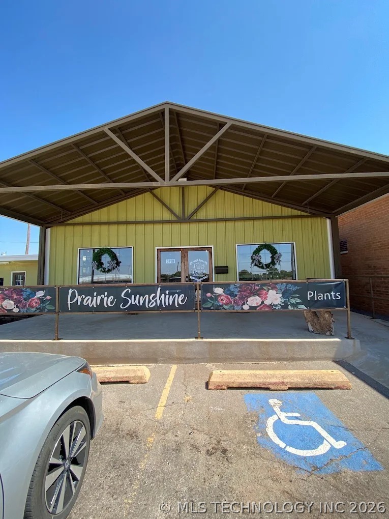1904 W Gary Boulevard Clinton OK 73601