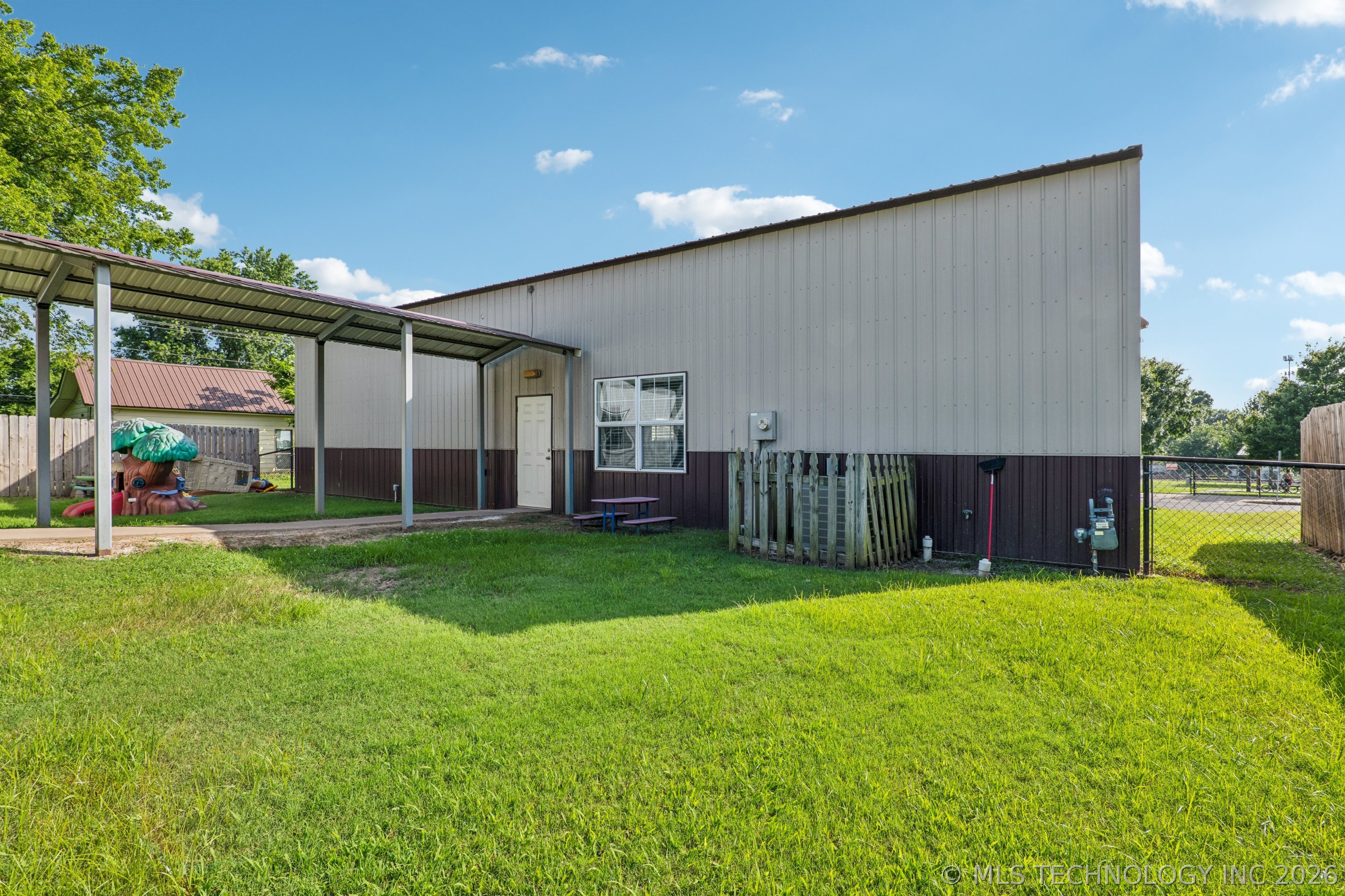 206 SE Railroad Street Fort Gibson OK 74434