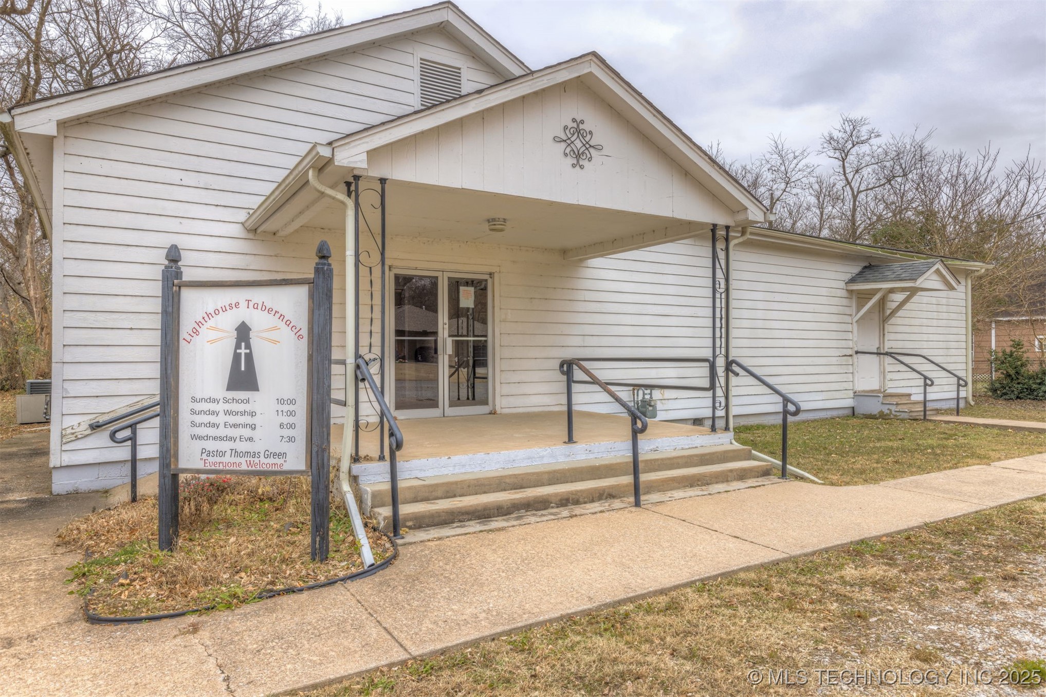 215 S Bixby Street Coweta OK 74429