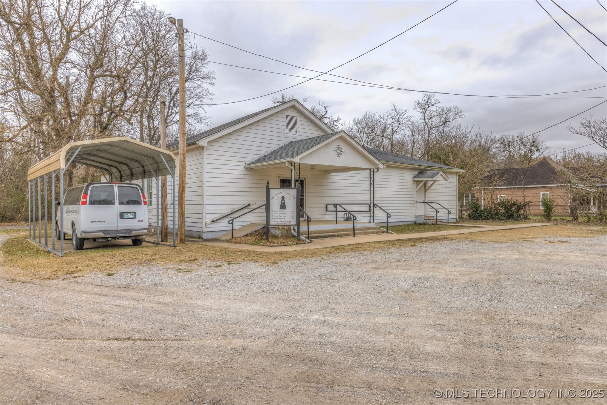 215 S Bixby Street Coweta OK 74429
