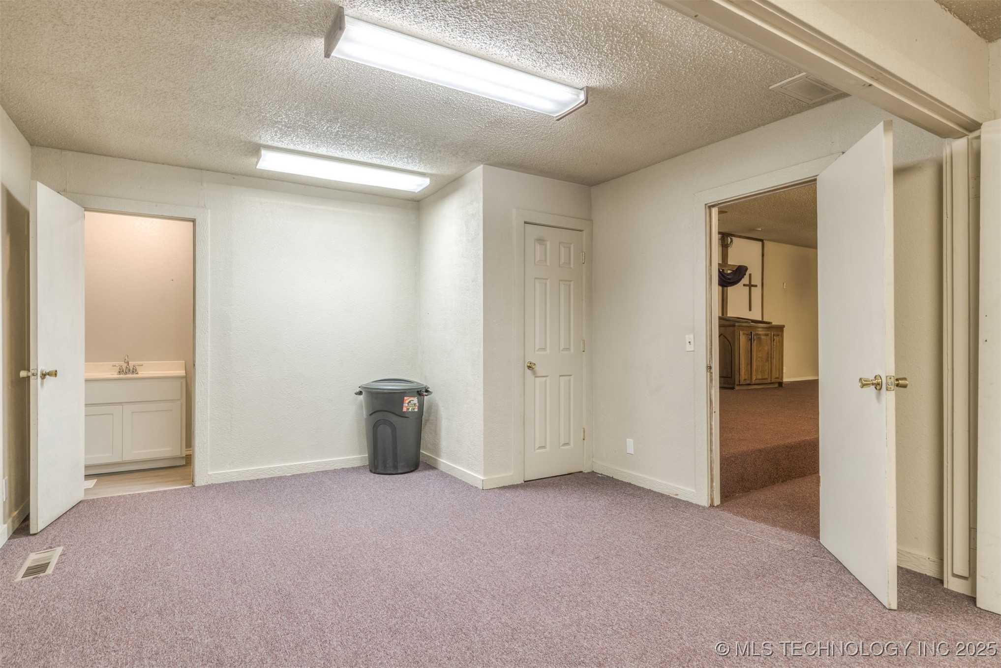 215 S Bixby Street Coweta OK 74429