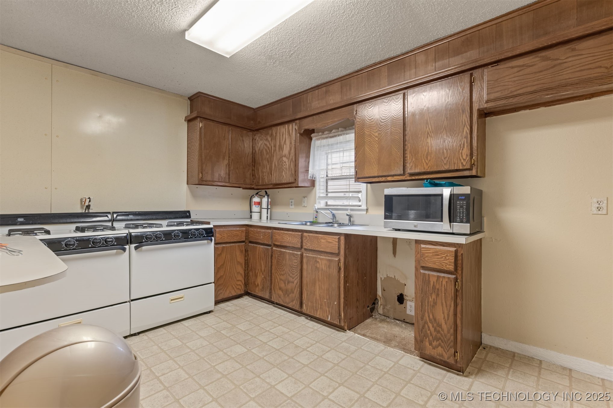 215 S Bixby Street Coweta OK 74429
