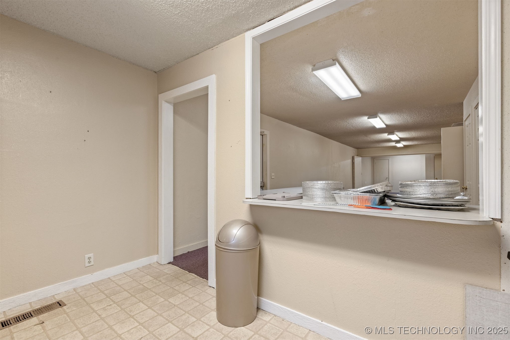 215 S Bixby Street Coweta OK 74429