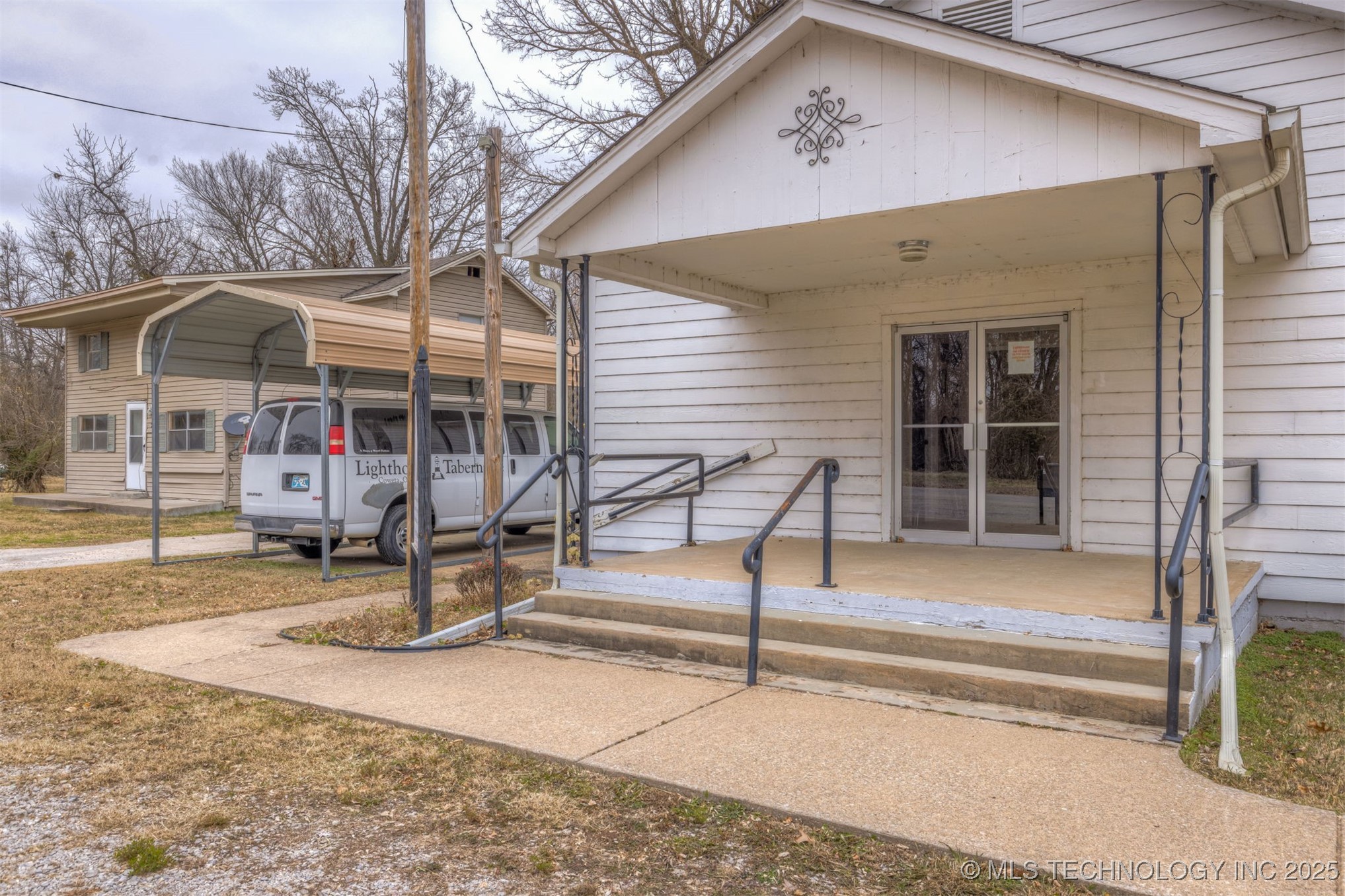 215 S Bixby Street Coweta OK 74429