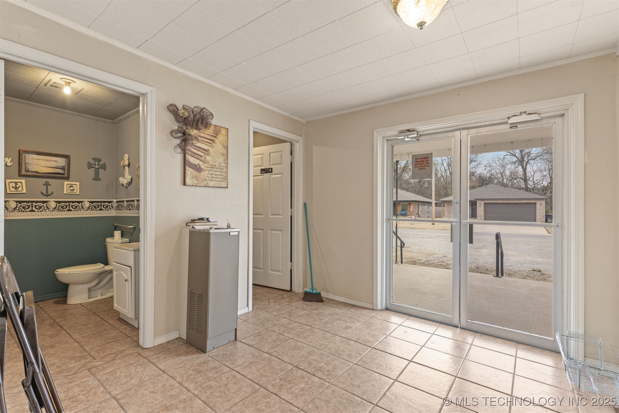 215 S Bixby Street Coweta OK 74429