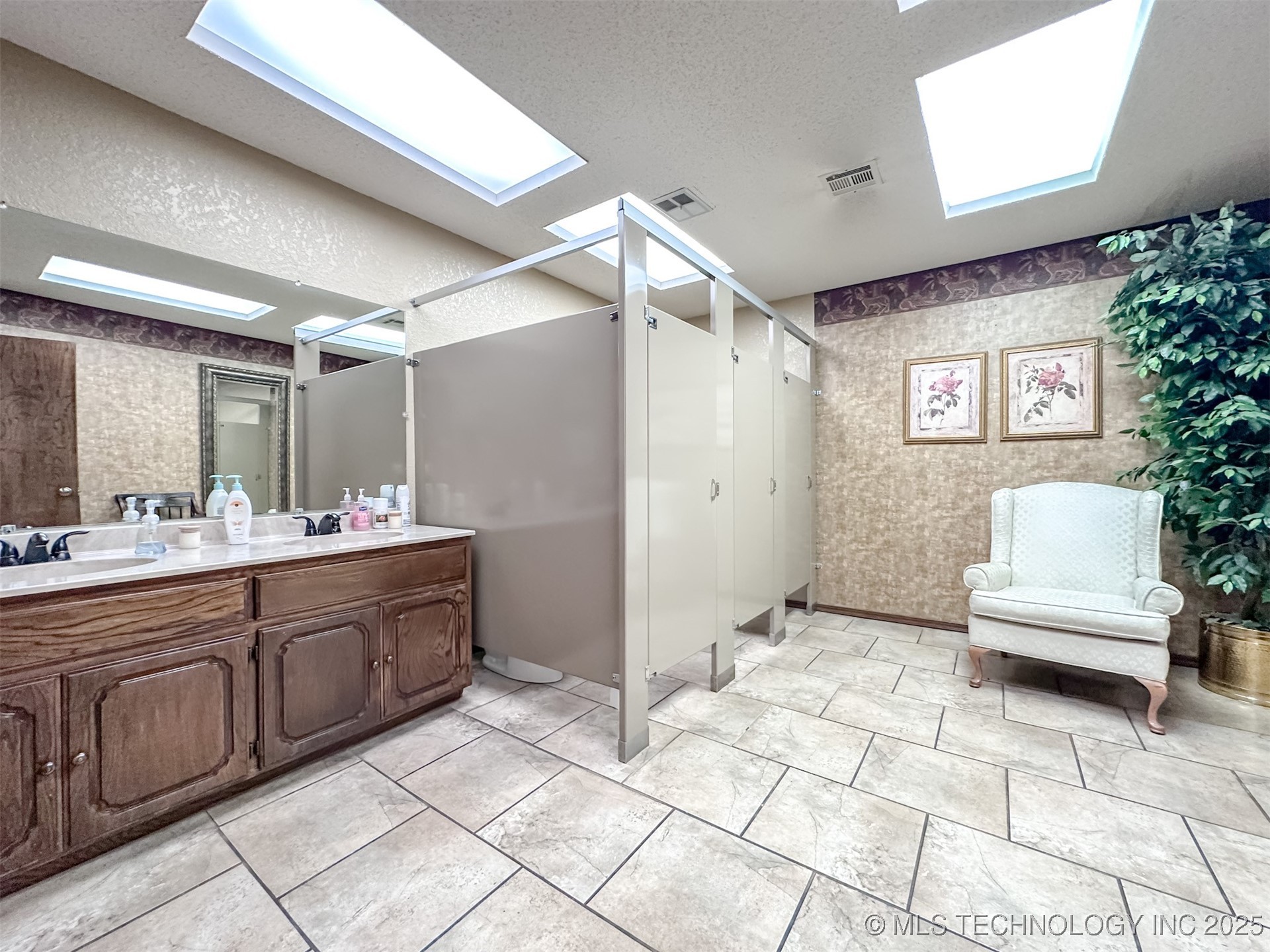 2833 W Main Street Jenks OK 74037