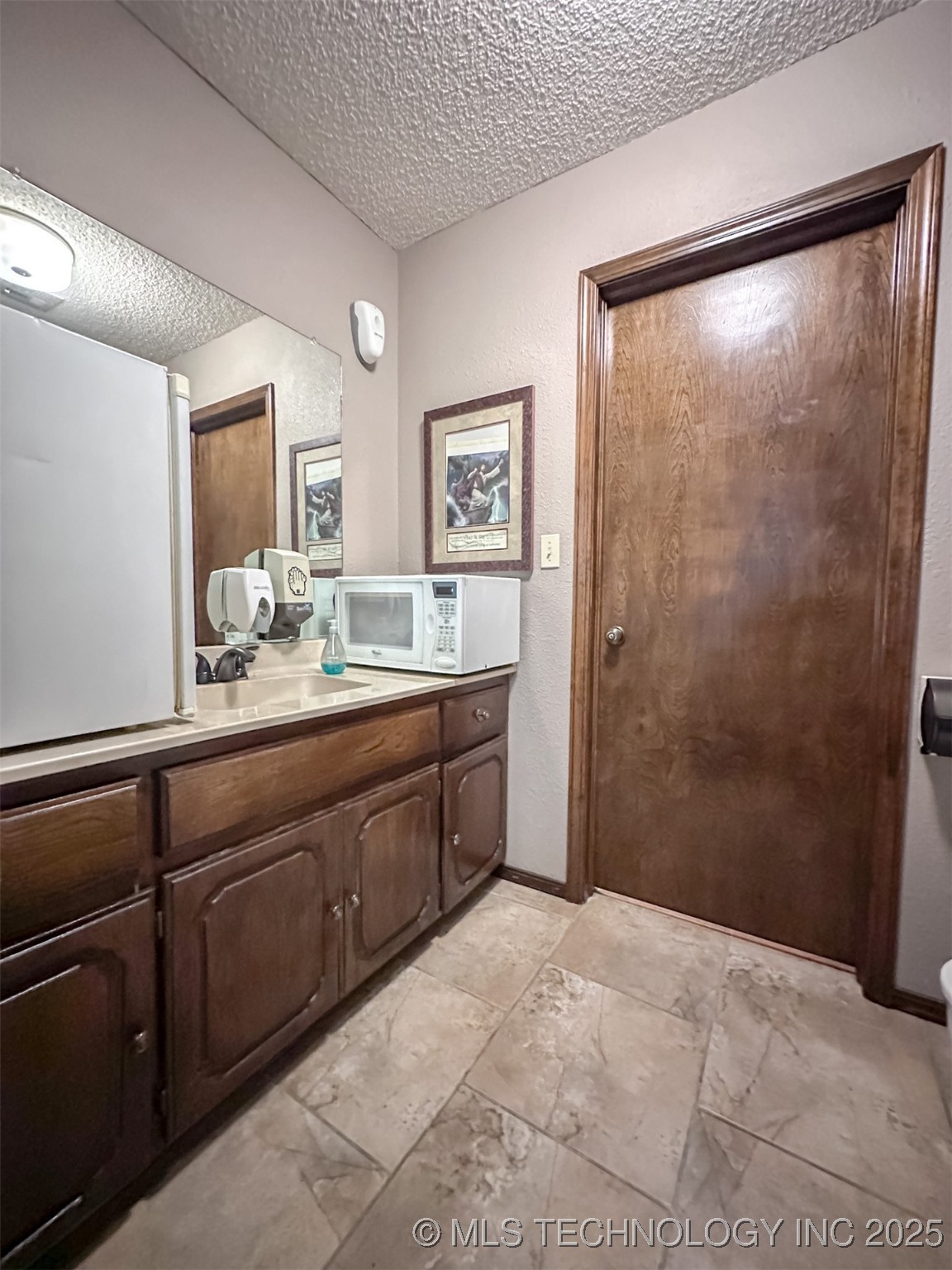 2833 W Main Street Jenks OK 74037