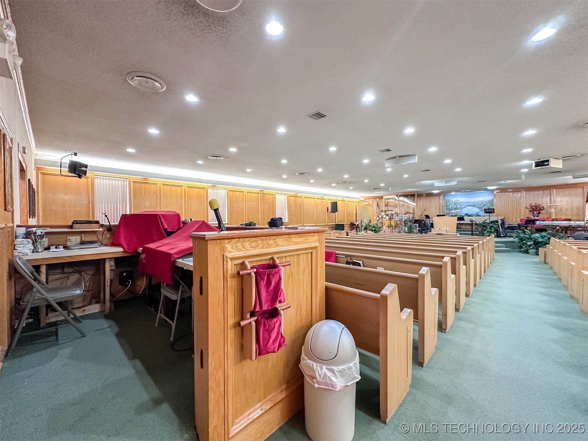 2833 W Main Street Jenks OK 74037