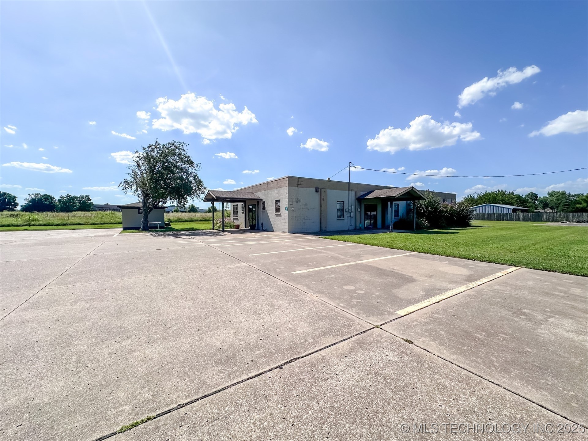 2833 W Main Street Jenks OK 74037