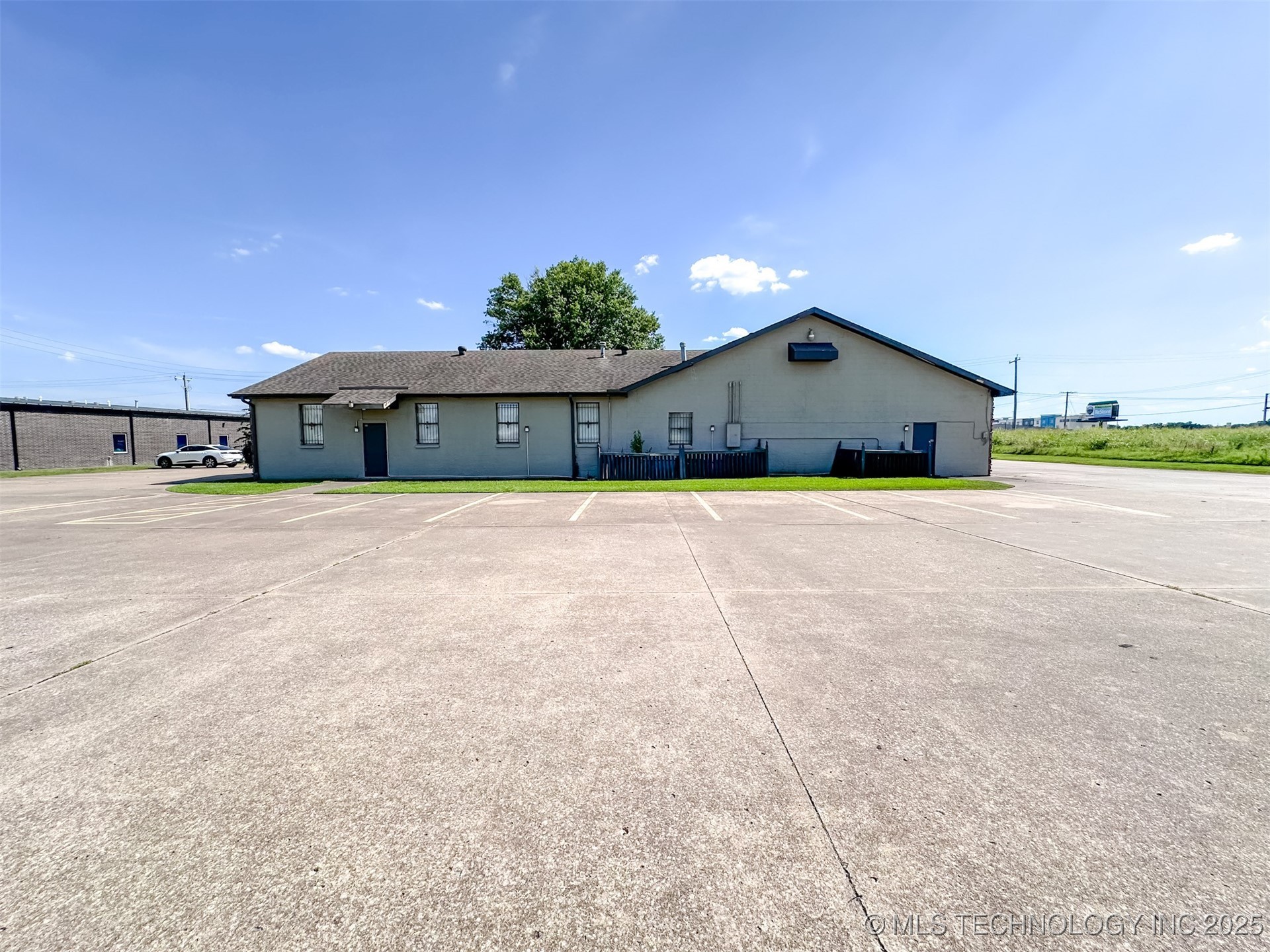 2833 W Main Street Jenks OK 74037