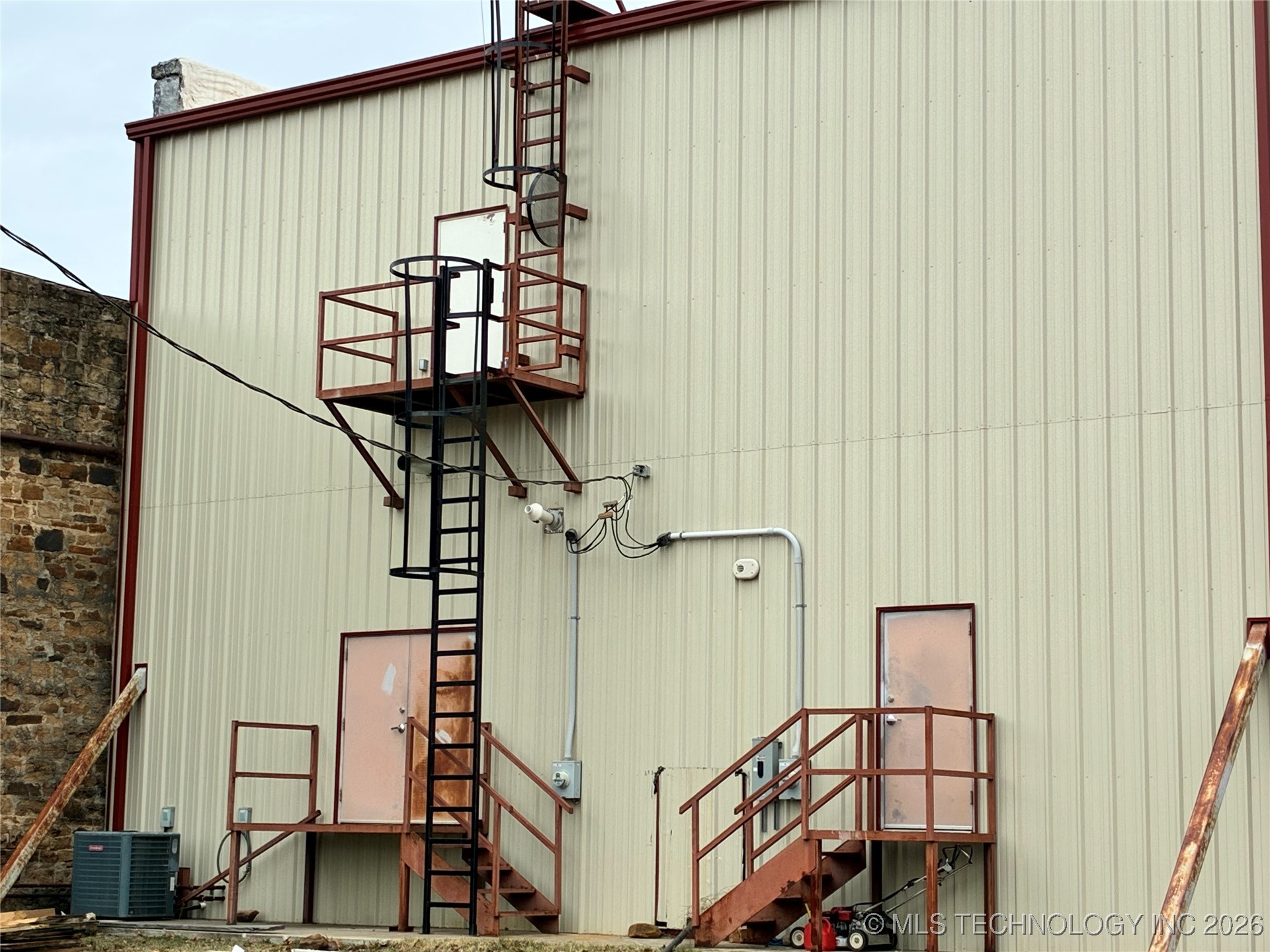 203 W Bdwy Okemah OK 74859