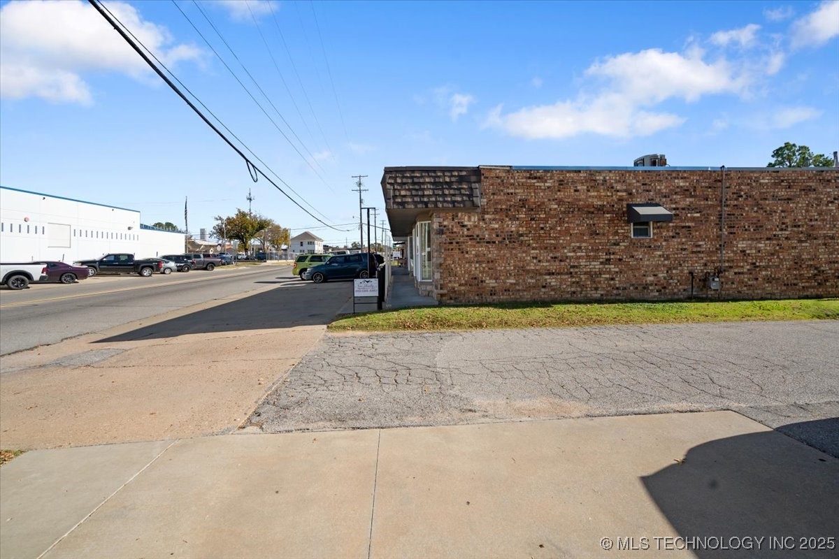 411 W 1st Street Claremore OK 74017