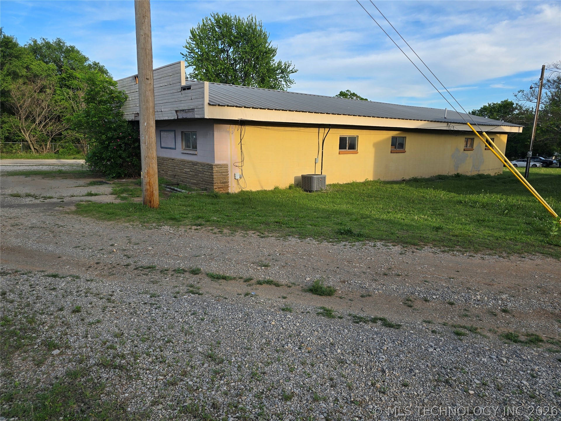 800 S D And H Road Cleveland OK 74020