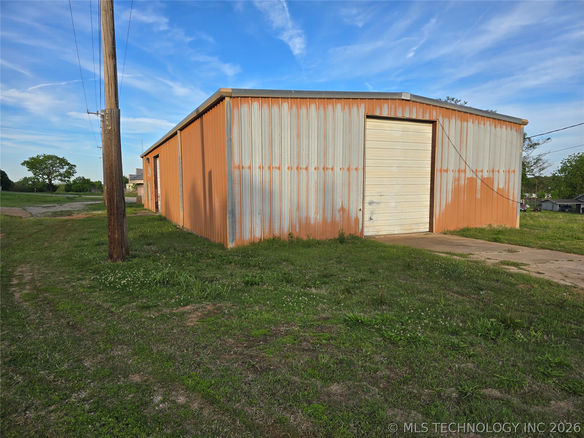 800 S D And H Road Cleveland OK 74020