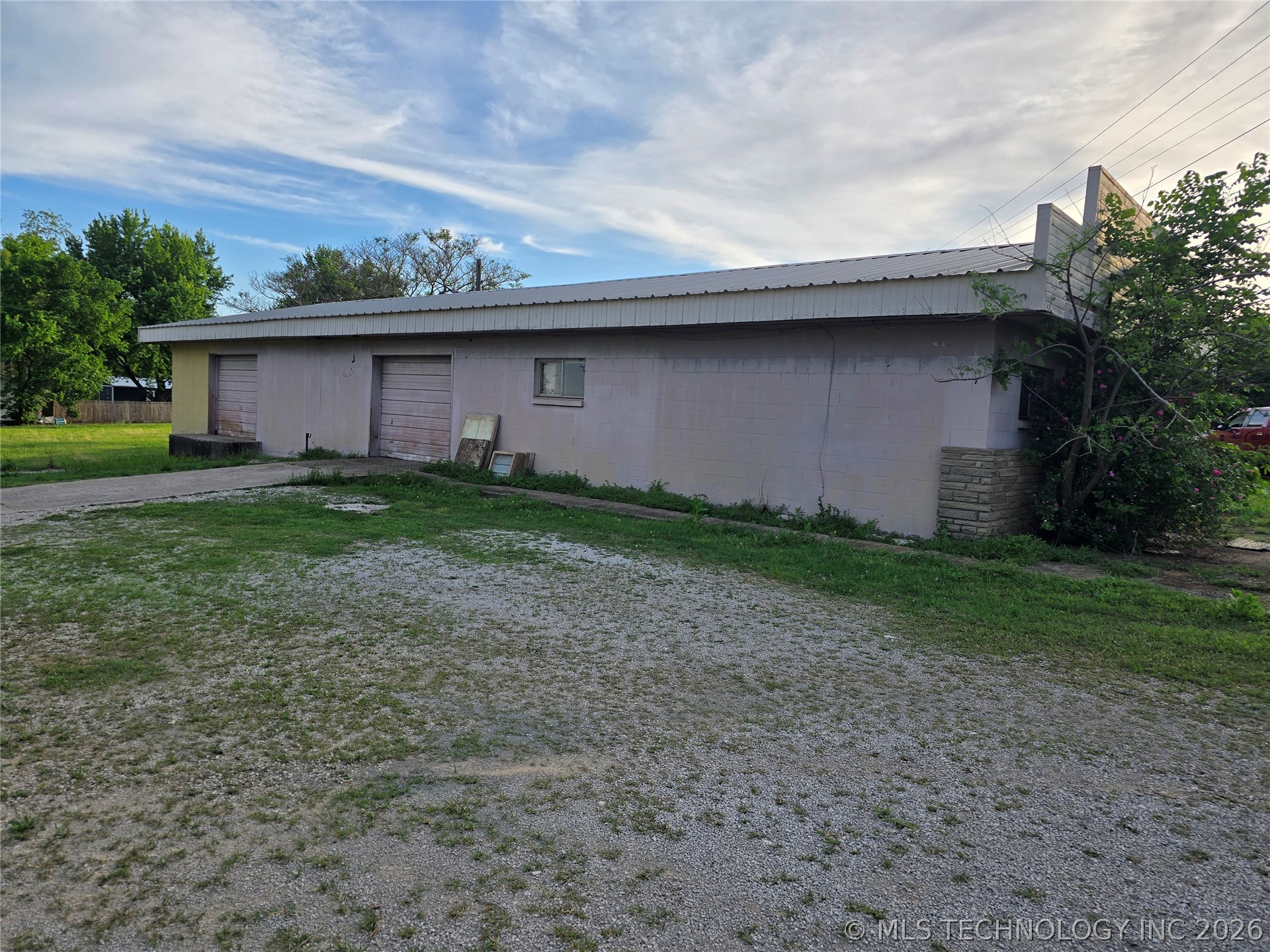 800 S D And H Road Cleveland OK 74020