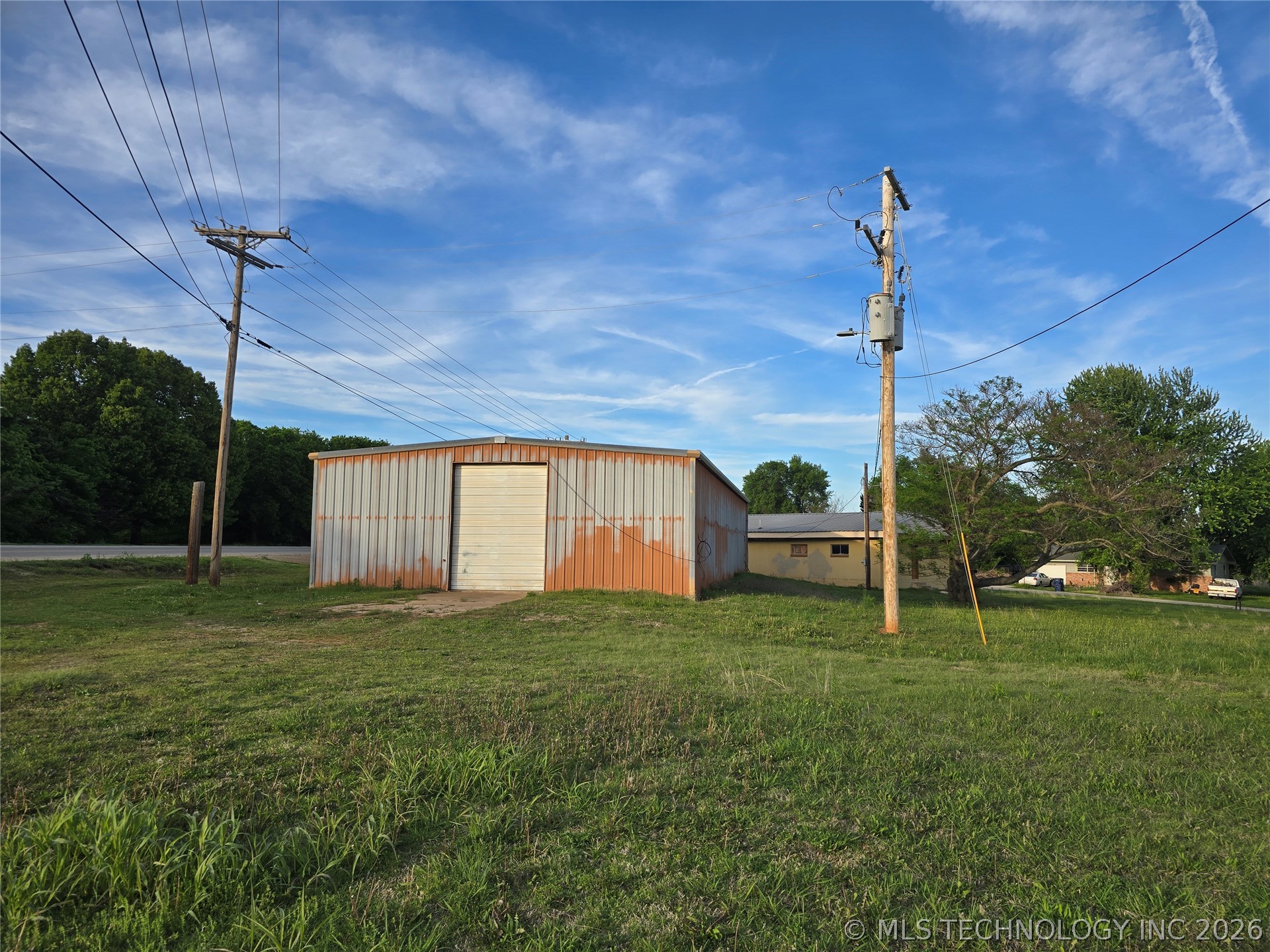 800 S D And H Road Cleveland OK 74020