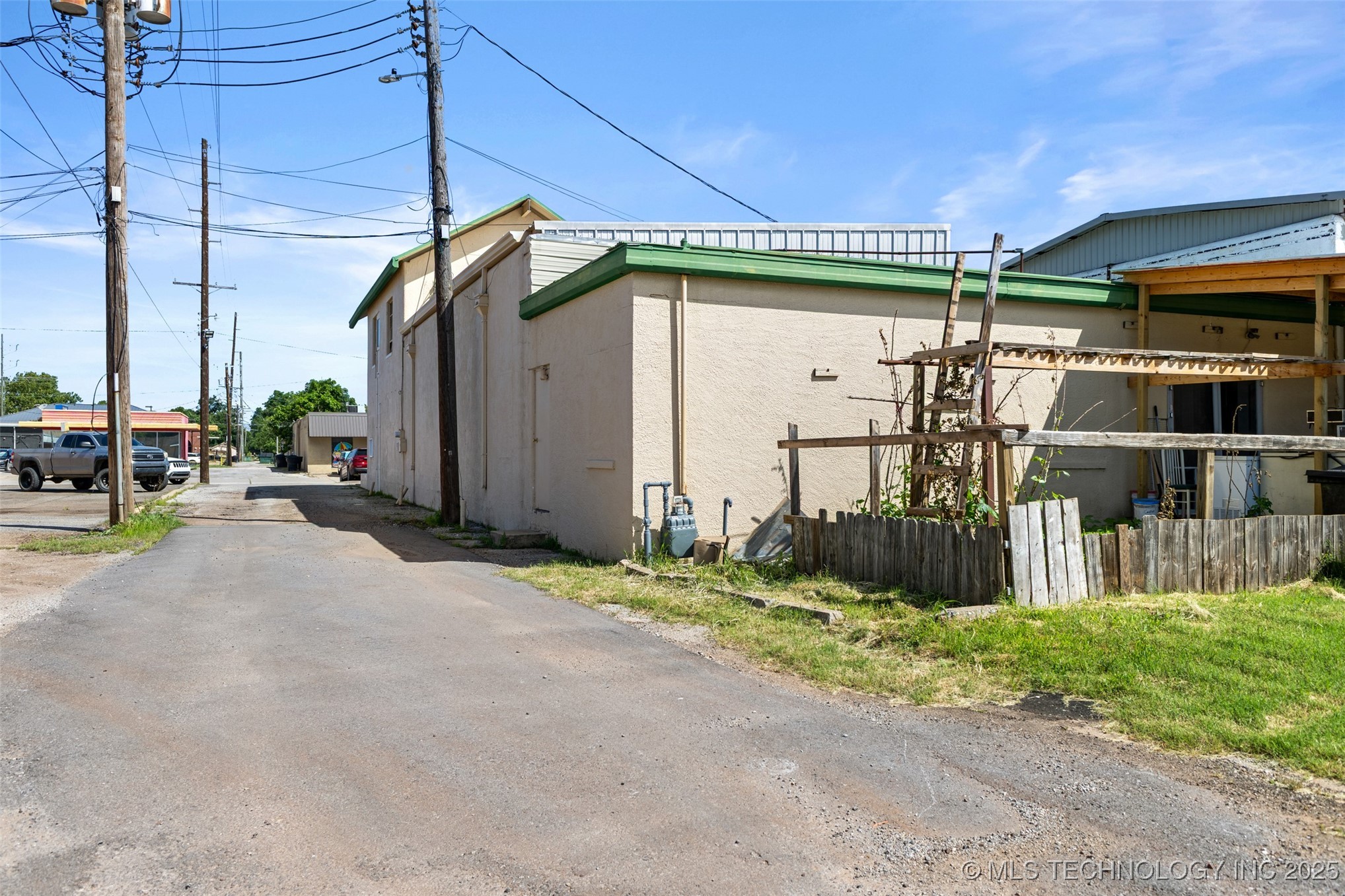 310 W Paul Pauls Valley OK 73075