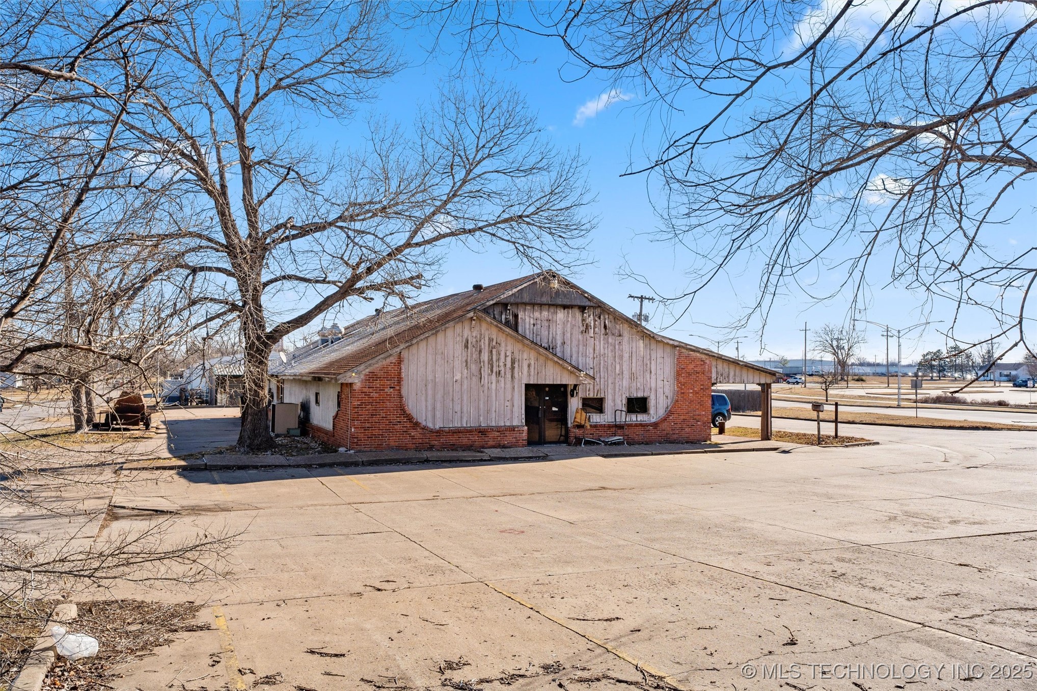 1840 SW Frank Phillips Boulevard Bartlesville OK 74003