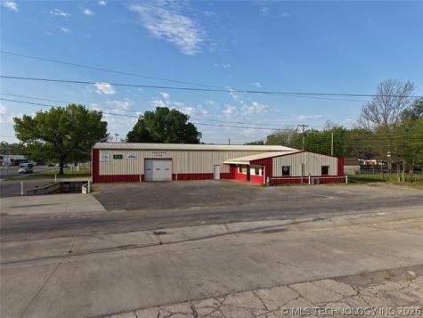 910 W 1st Street Heavener OK 74937