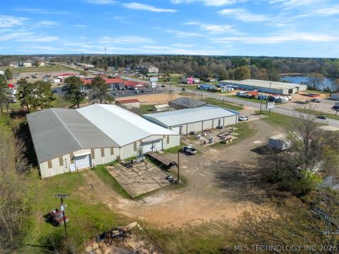 2002 S Park Drive Broken Bow OK 74728