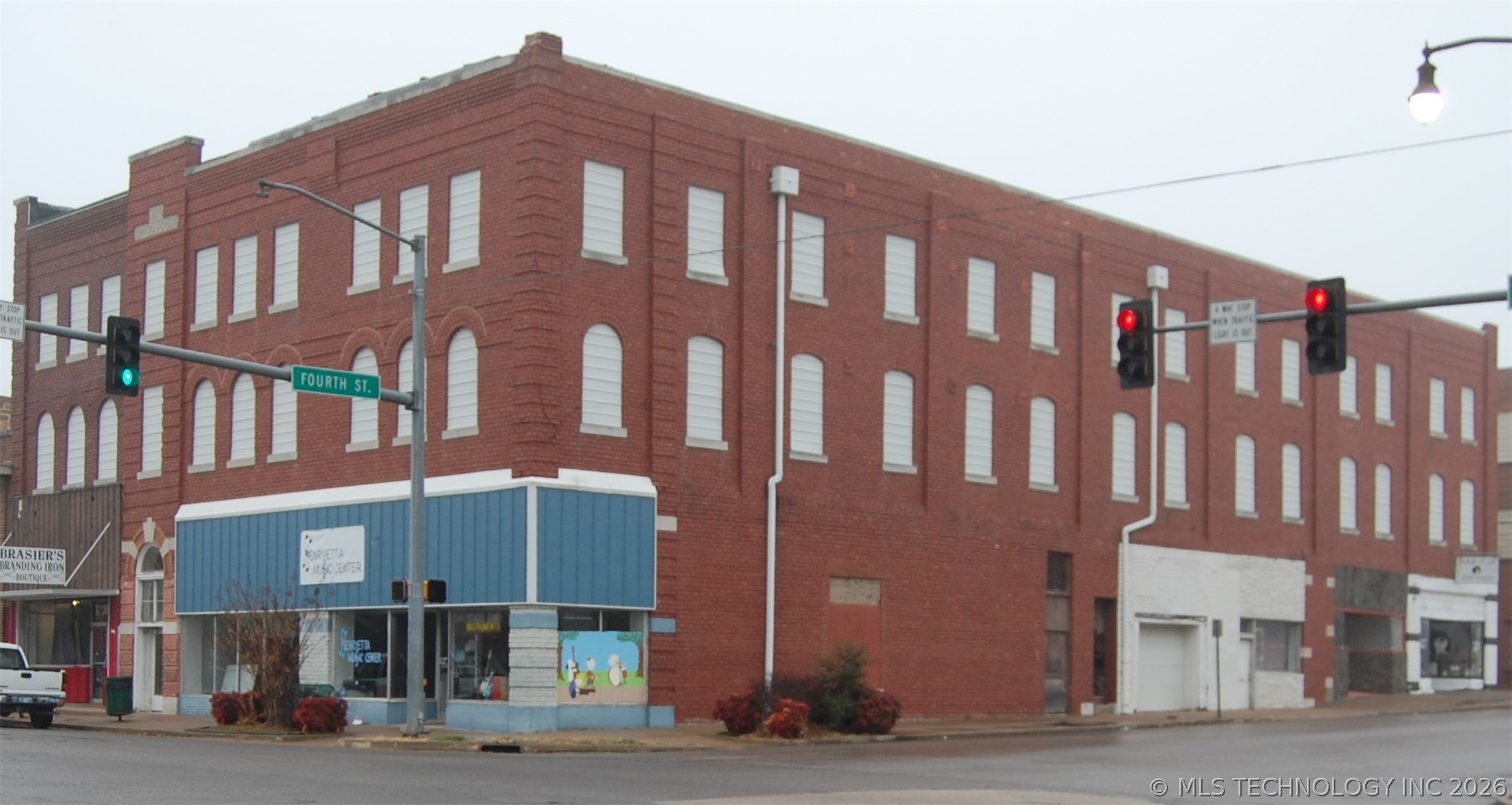 402 W Main Street Henryetta OK 74437