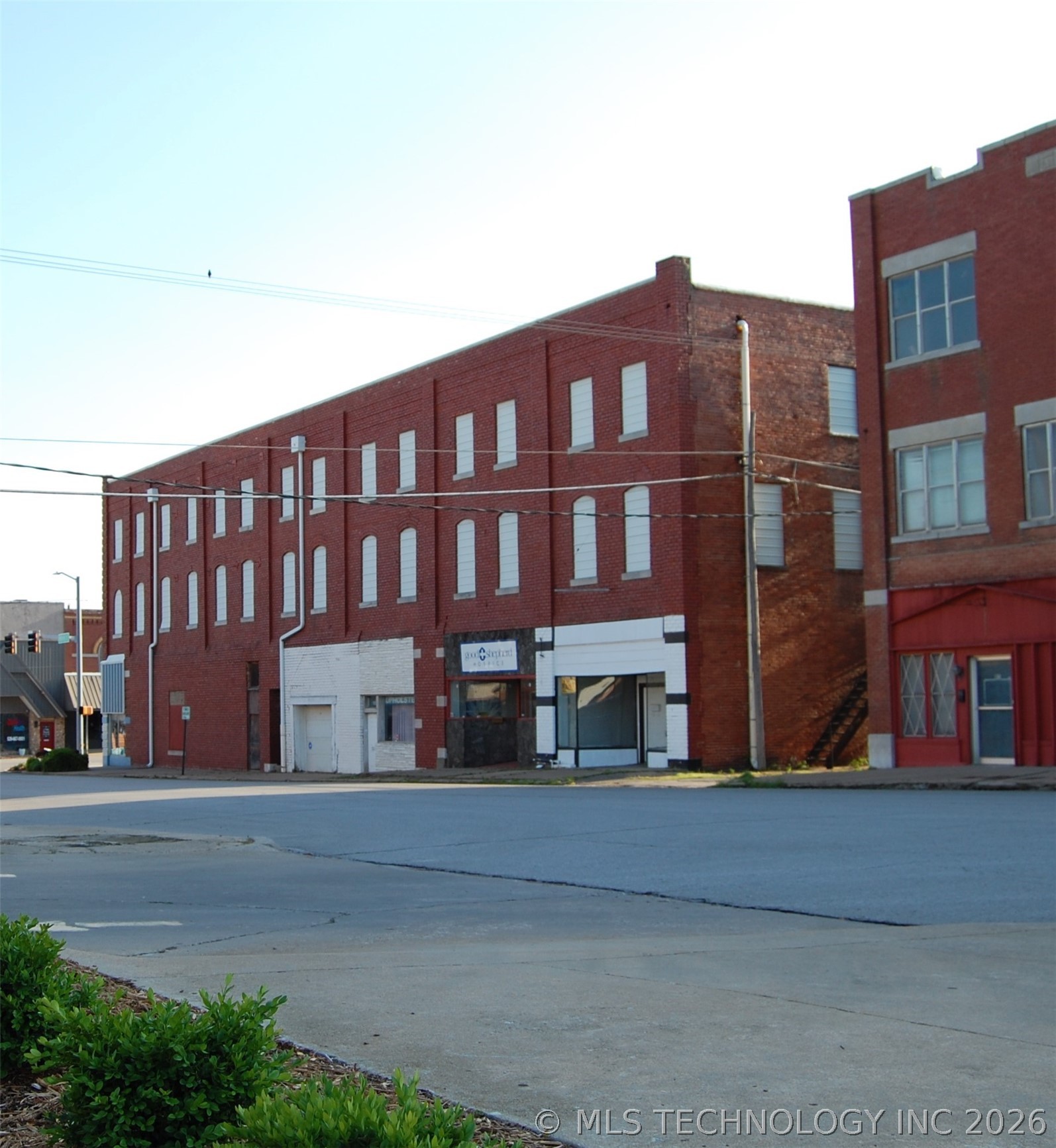 402 W Main Street Henryetta OK 74437