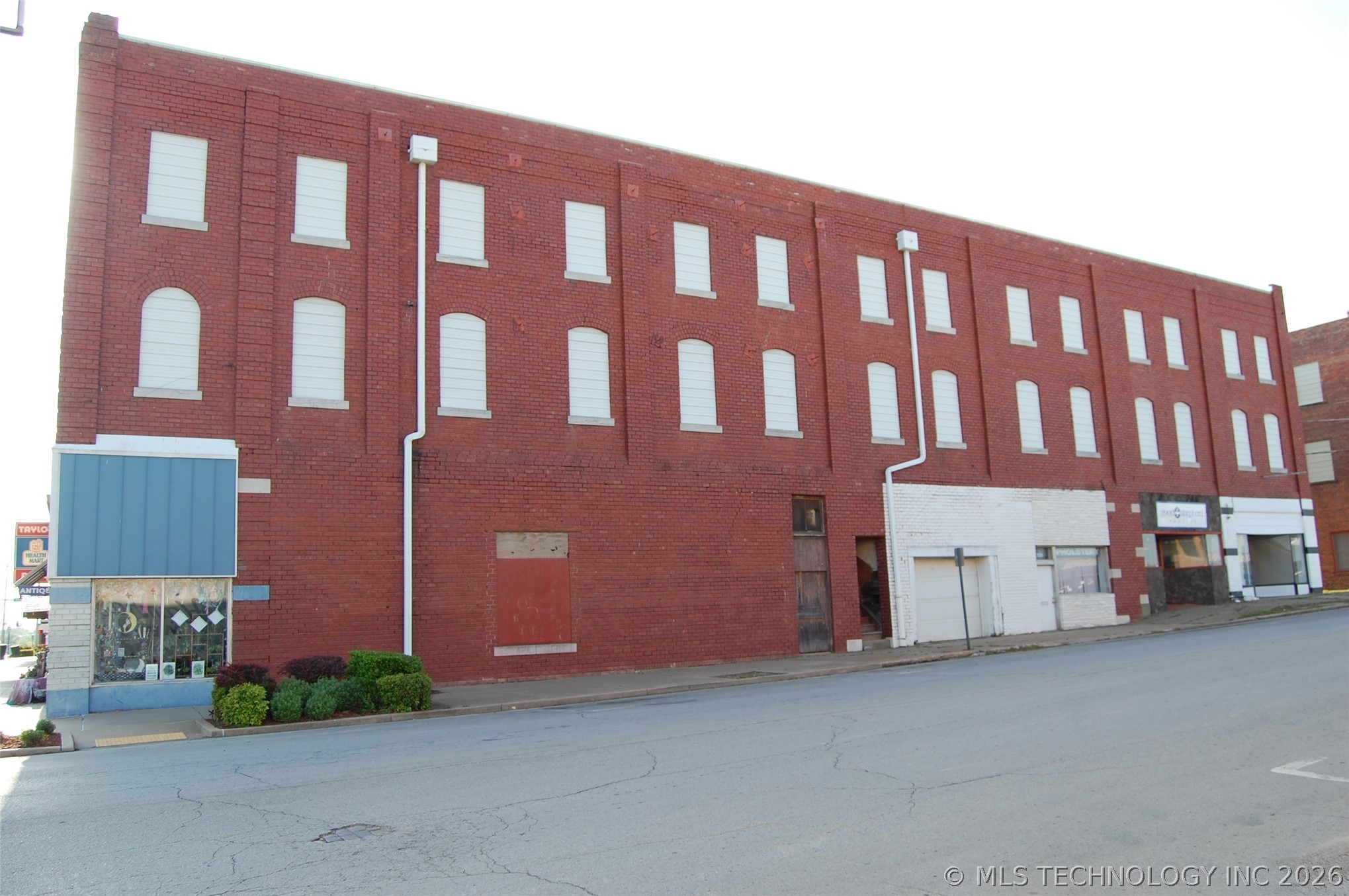 402 W Main Street Henryetta OK 74437