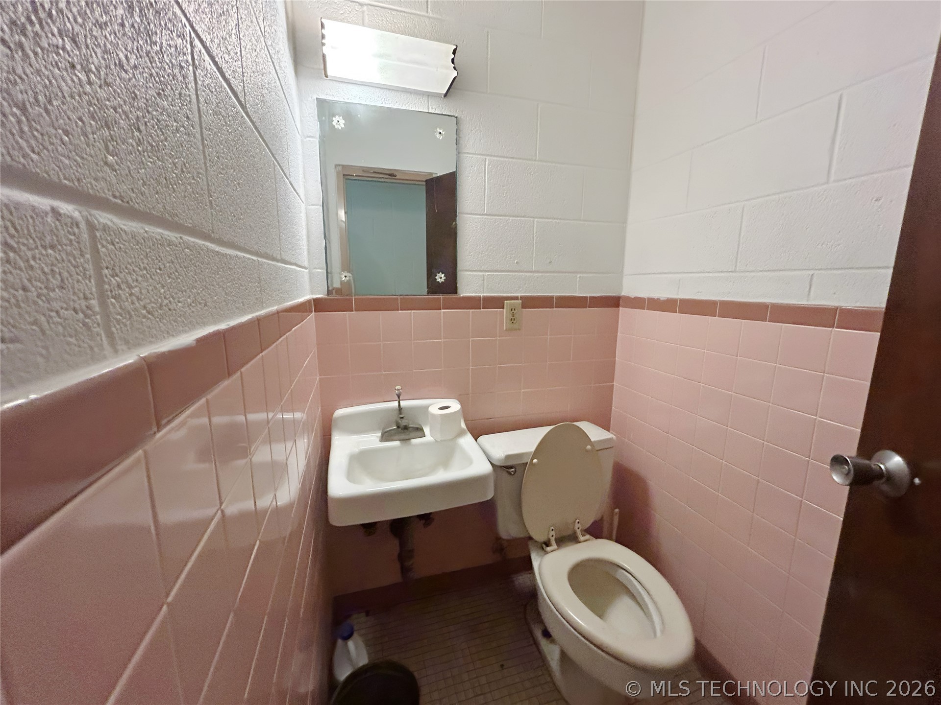 1501 W Main Street Henryetta OK 74437