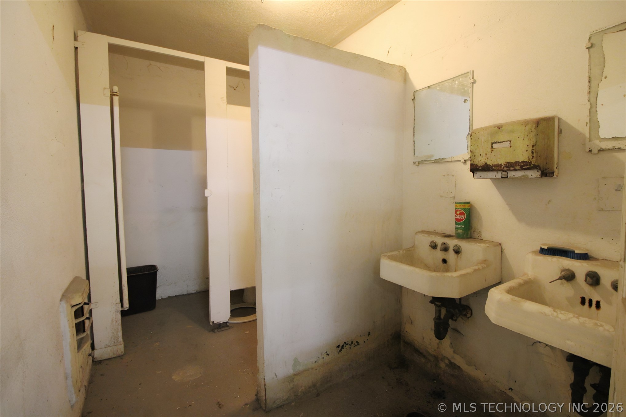 1501 W Main Street Henryetta OK 74437