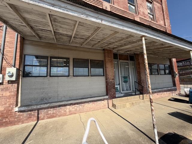 385 E Court Street Atoka OK 74525