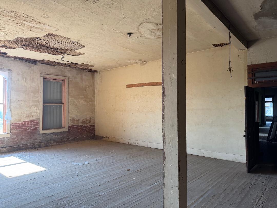 385 E Court Street Atoka OK 74525