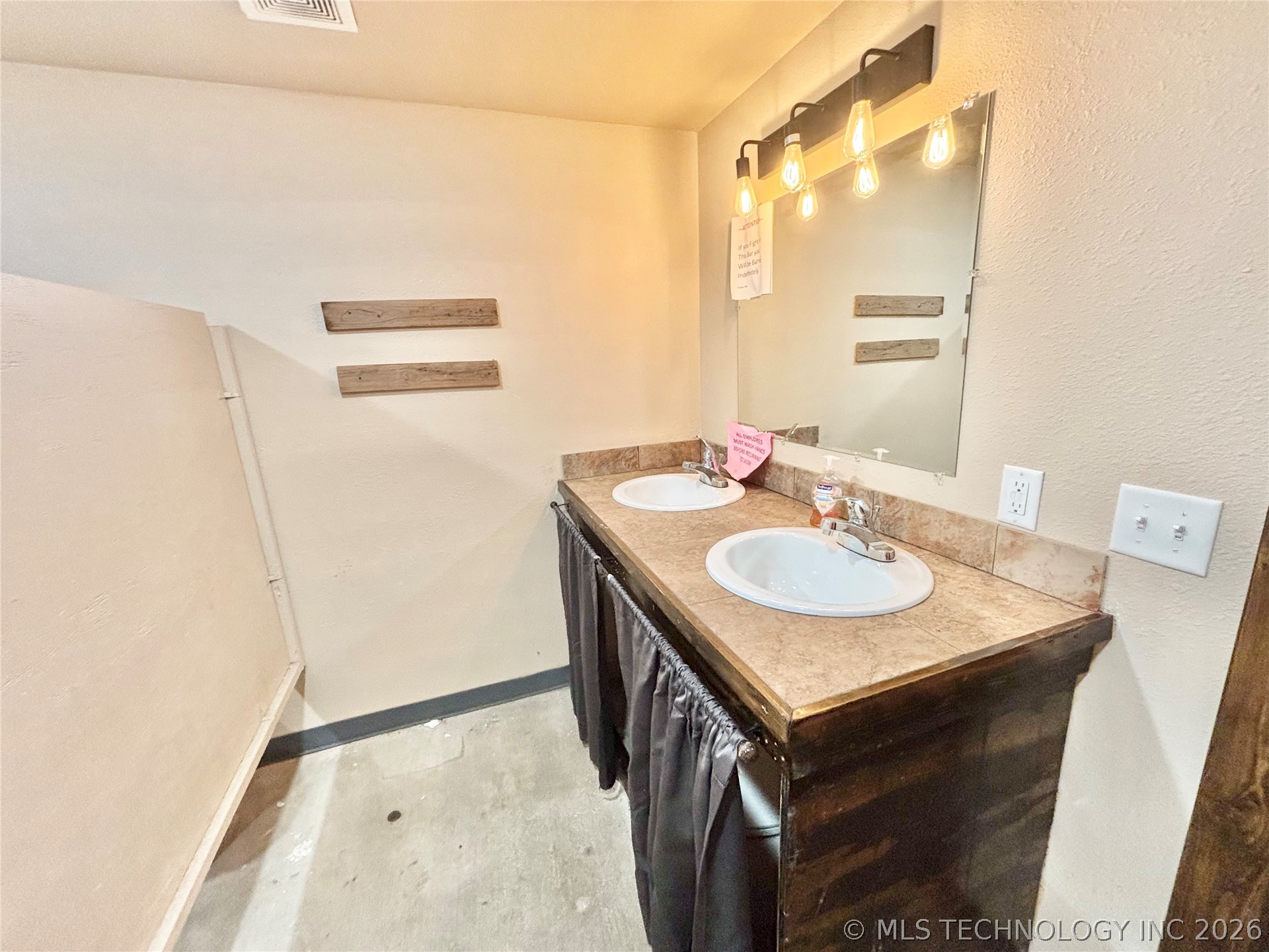 1 N County Road 4460 Road Stigler OK 74462