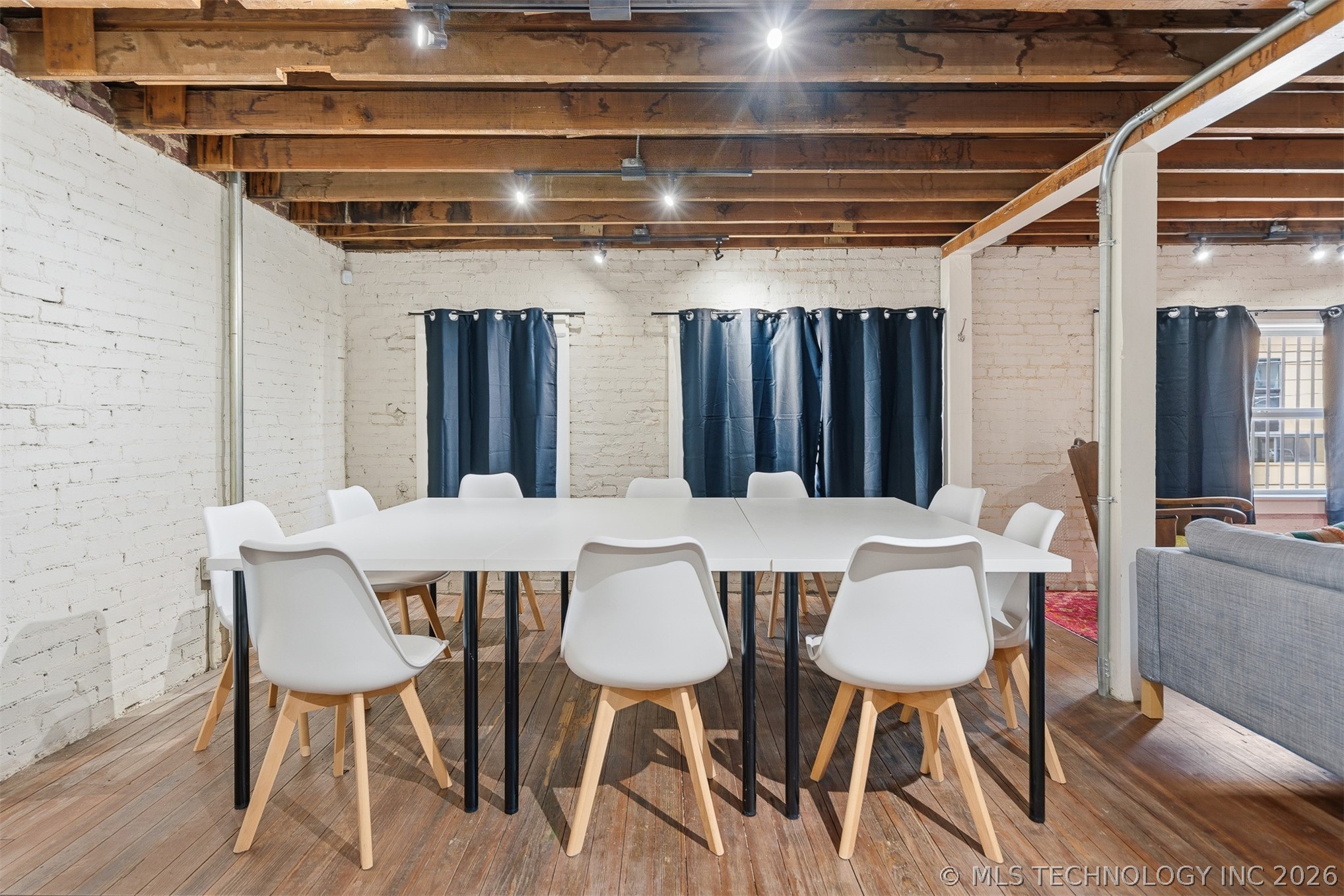 111 W Main Ardmore OK 73401