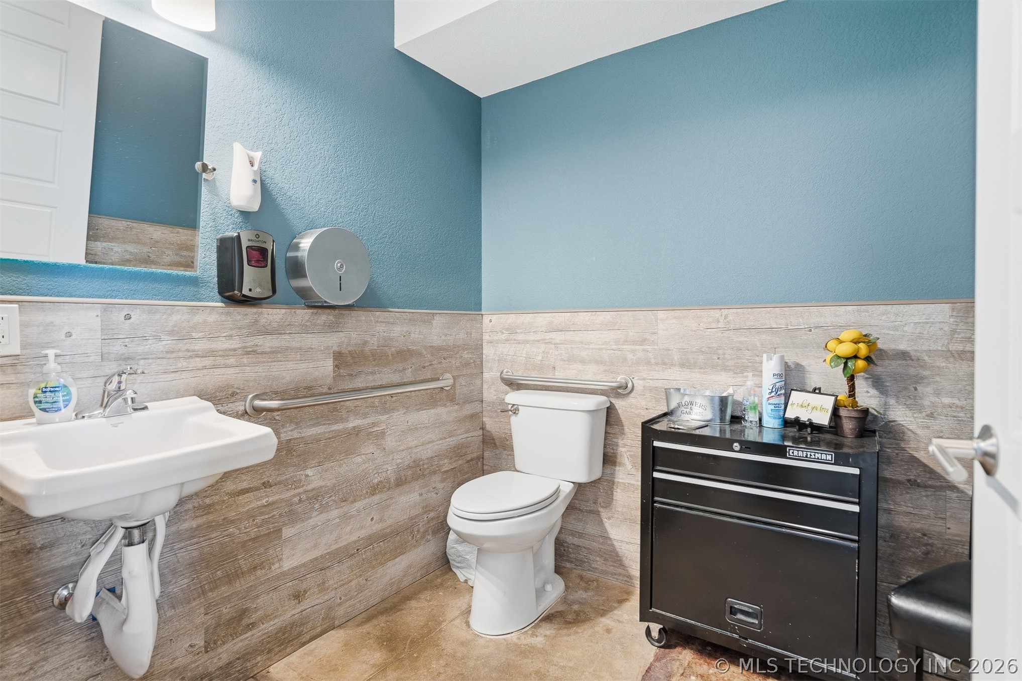 111 W Main Ardmore OK 73401