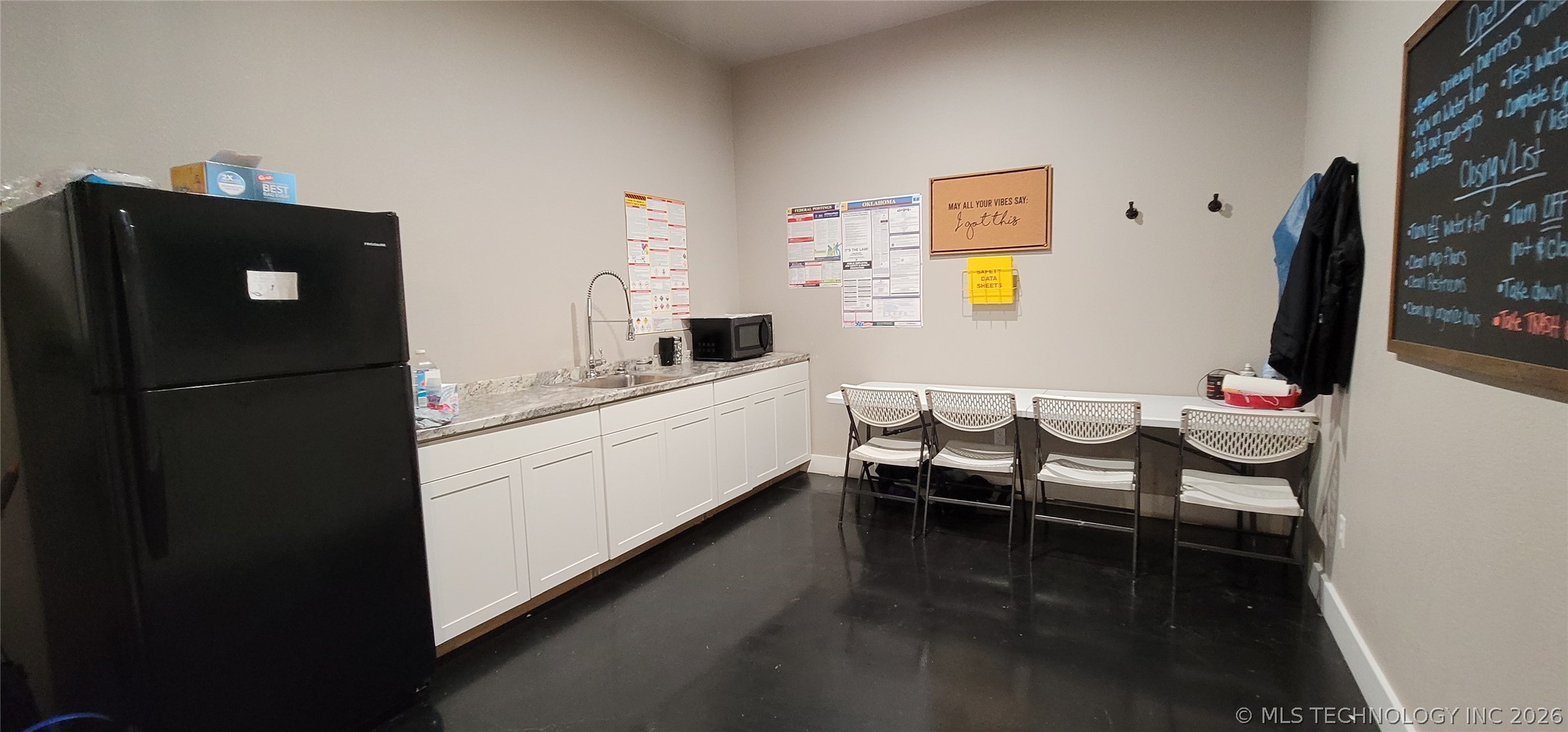 1228 W Gentry Street Checotah OK 74426