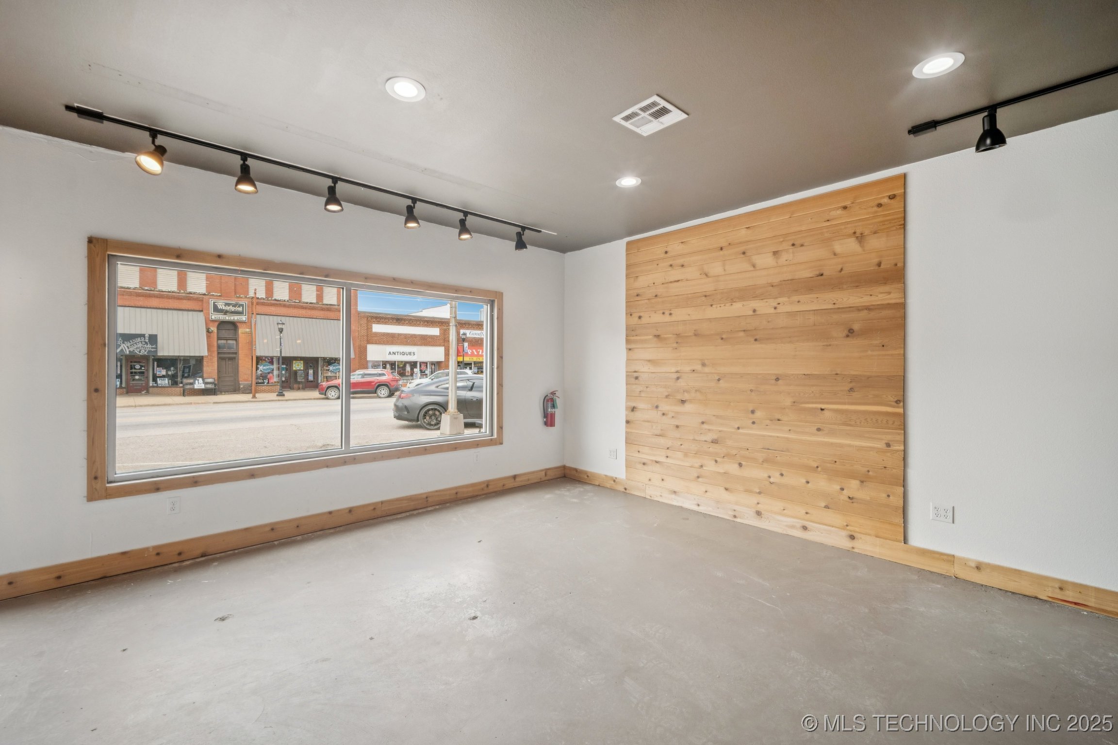 119 N Broadway Street Coweta OK 74429