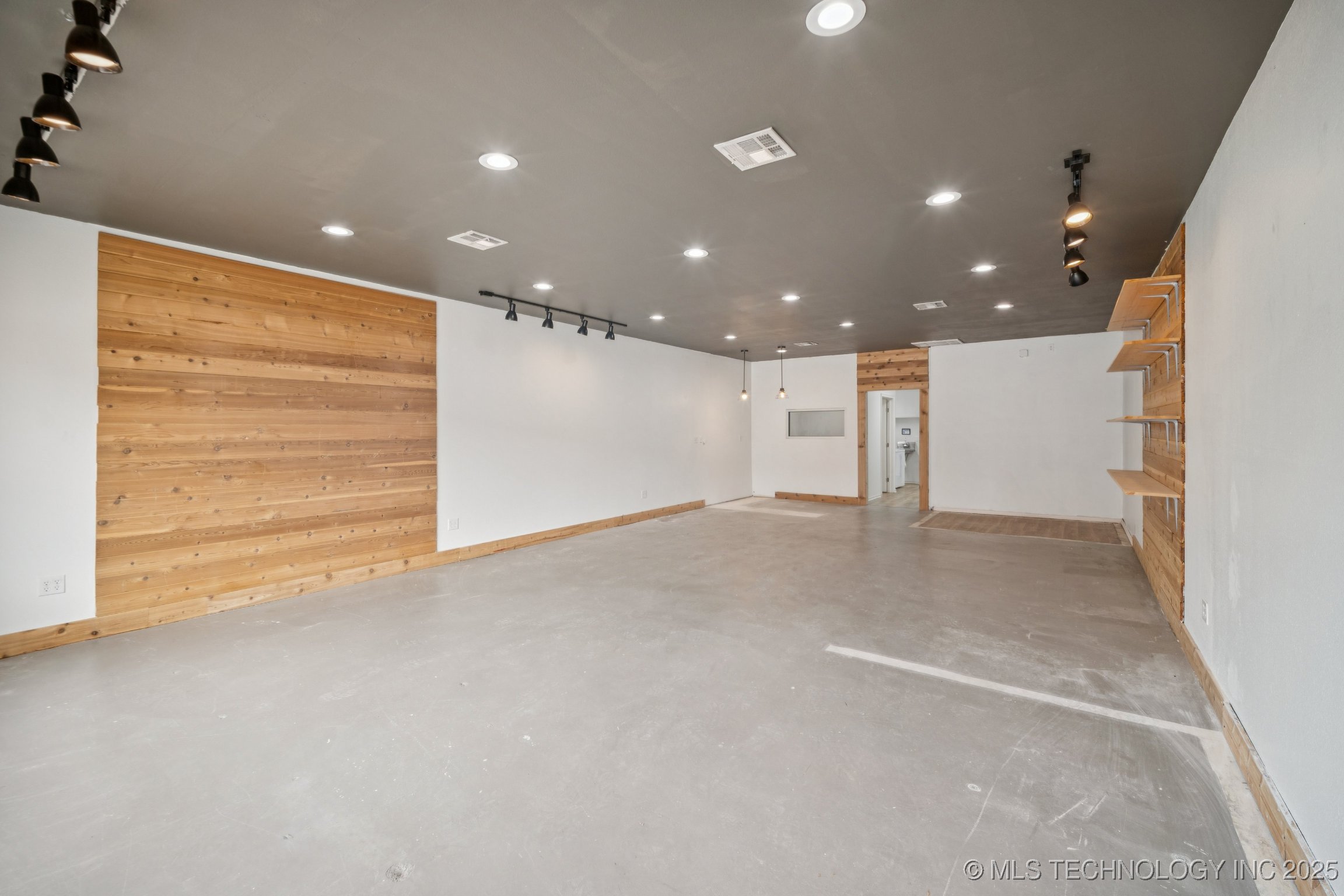 119 N Broadway Street Coweta OK 74429