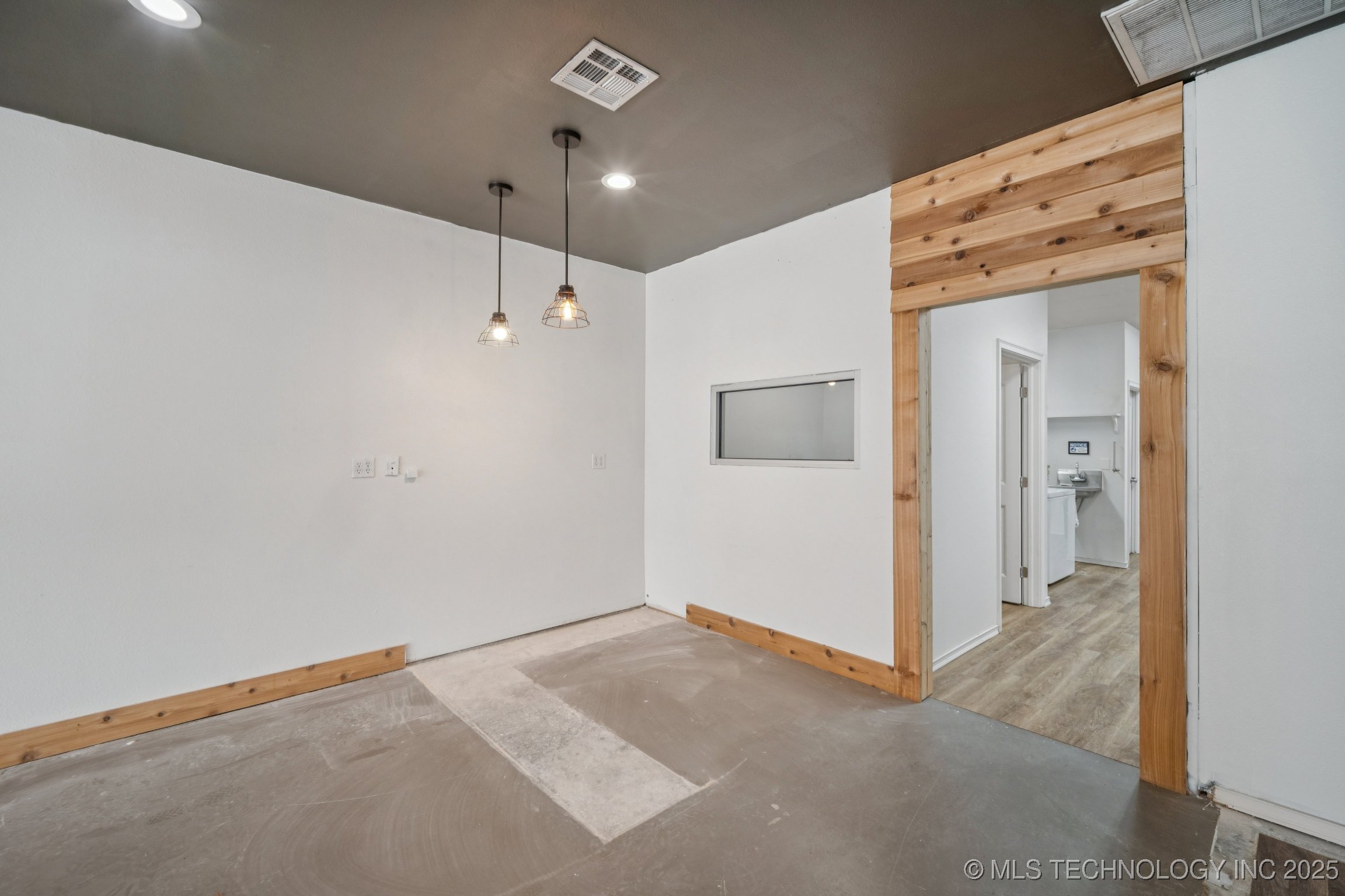 119 N Broadway Street Coweta OK 74429
