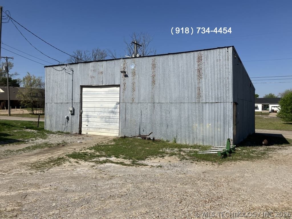 131 SE Cholwell Avenue Bartlesville OK 74006