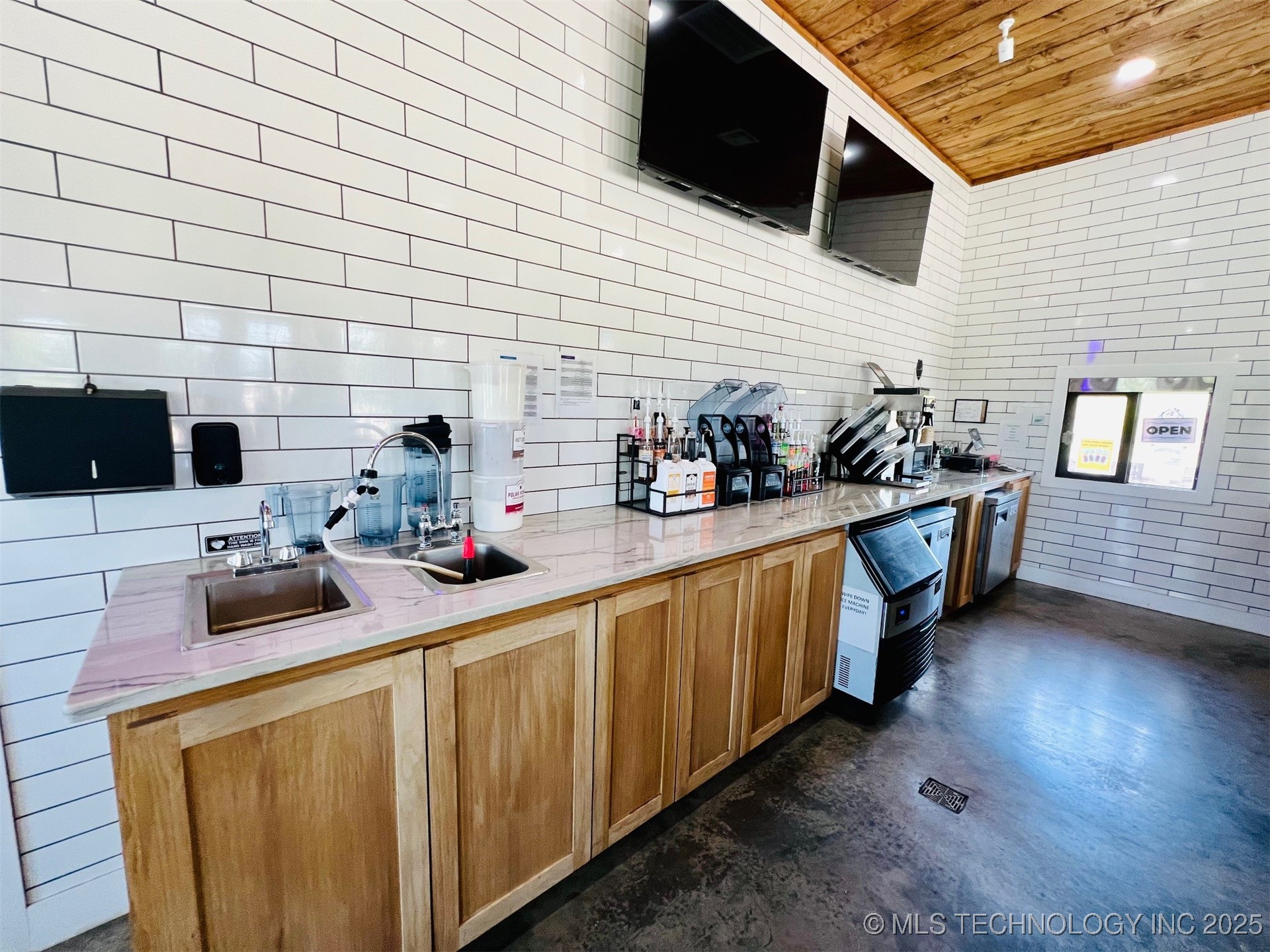 211 W Highway 70 Madill OK 73446
