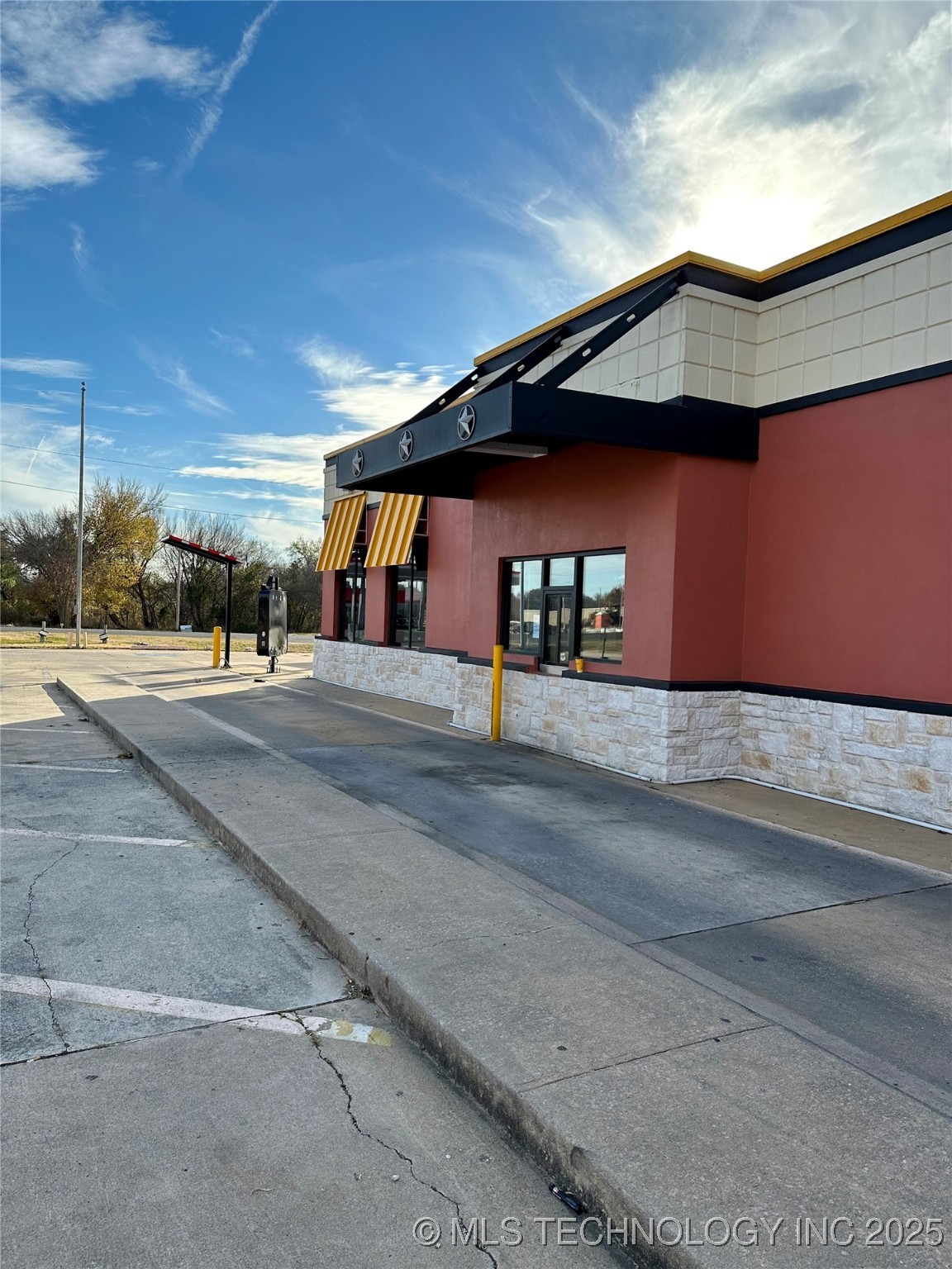 1906 W Broadway Sulphur OK 73086