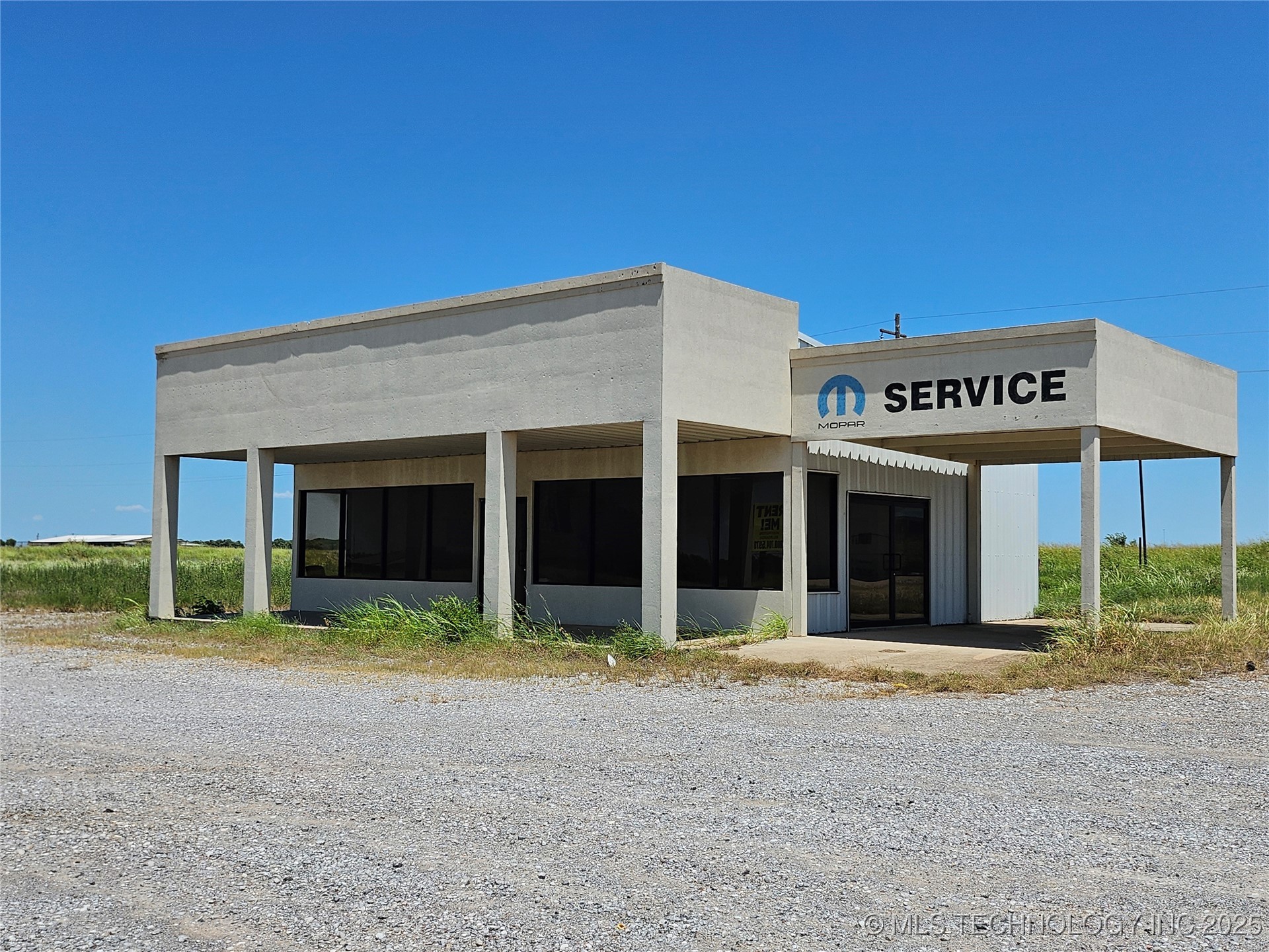 8940 Us Highway 81 Street SW Waurika OK 73573