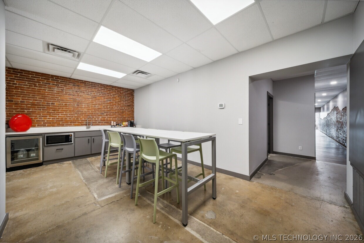 219 E Rogers Boulevard Skiatook OK 74070