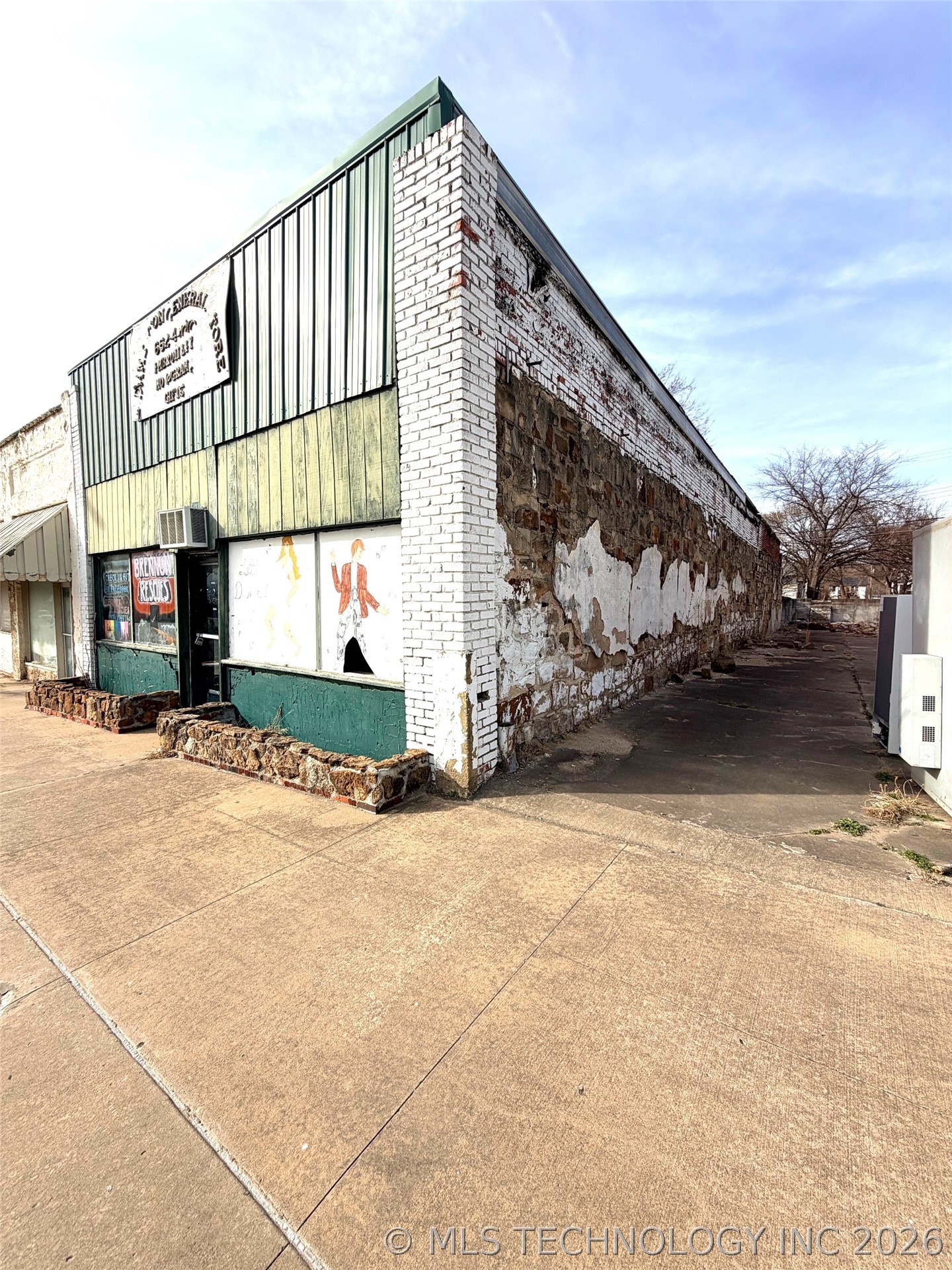 614 W Main Street Henryetta OK 74437