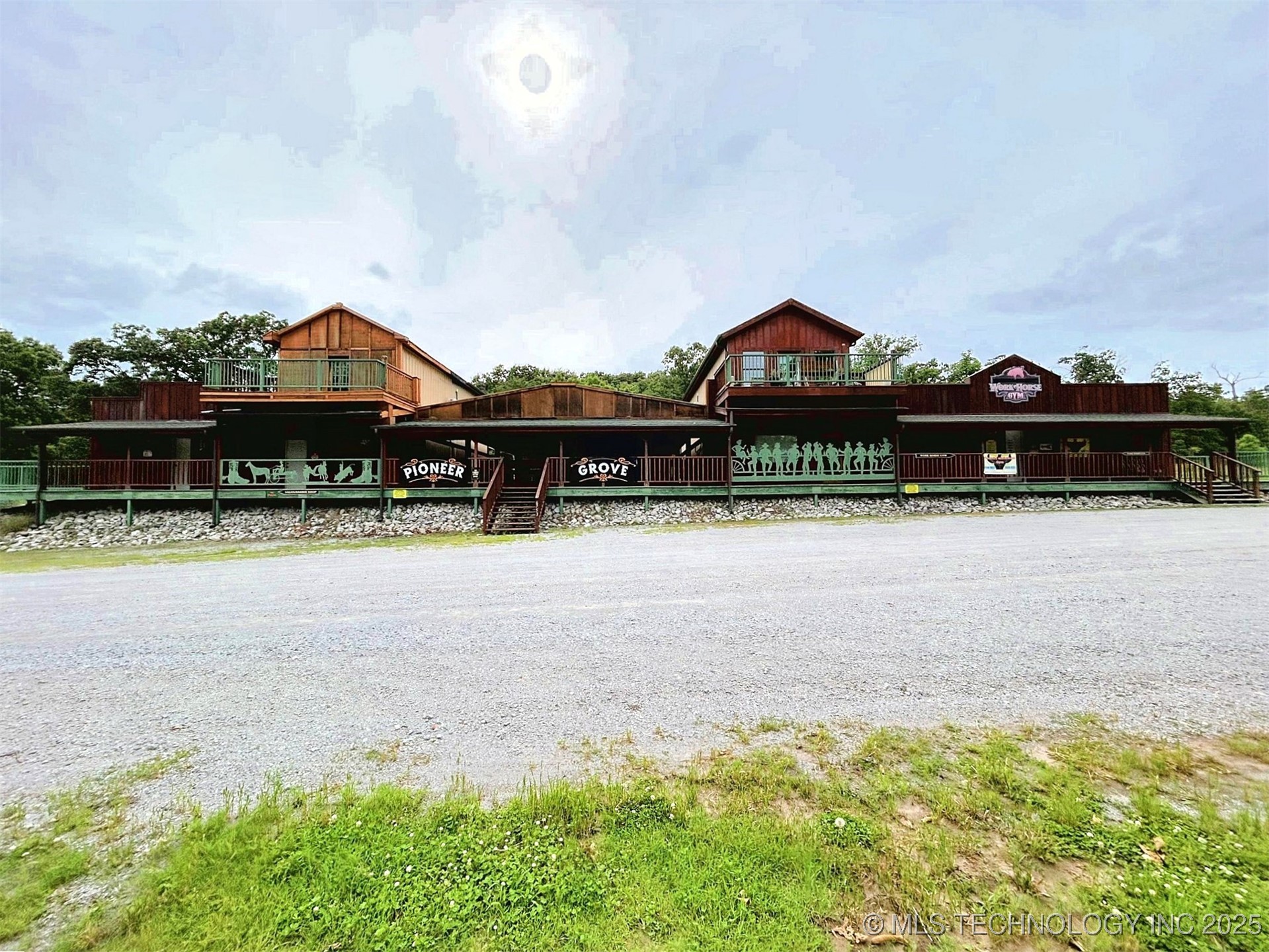 6753 E 620 Road Locust Grove OK 74352