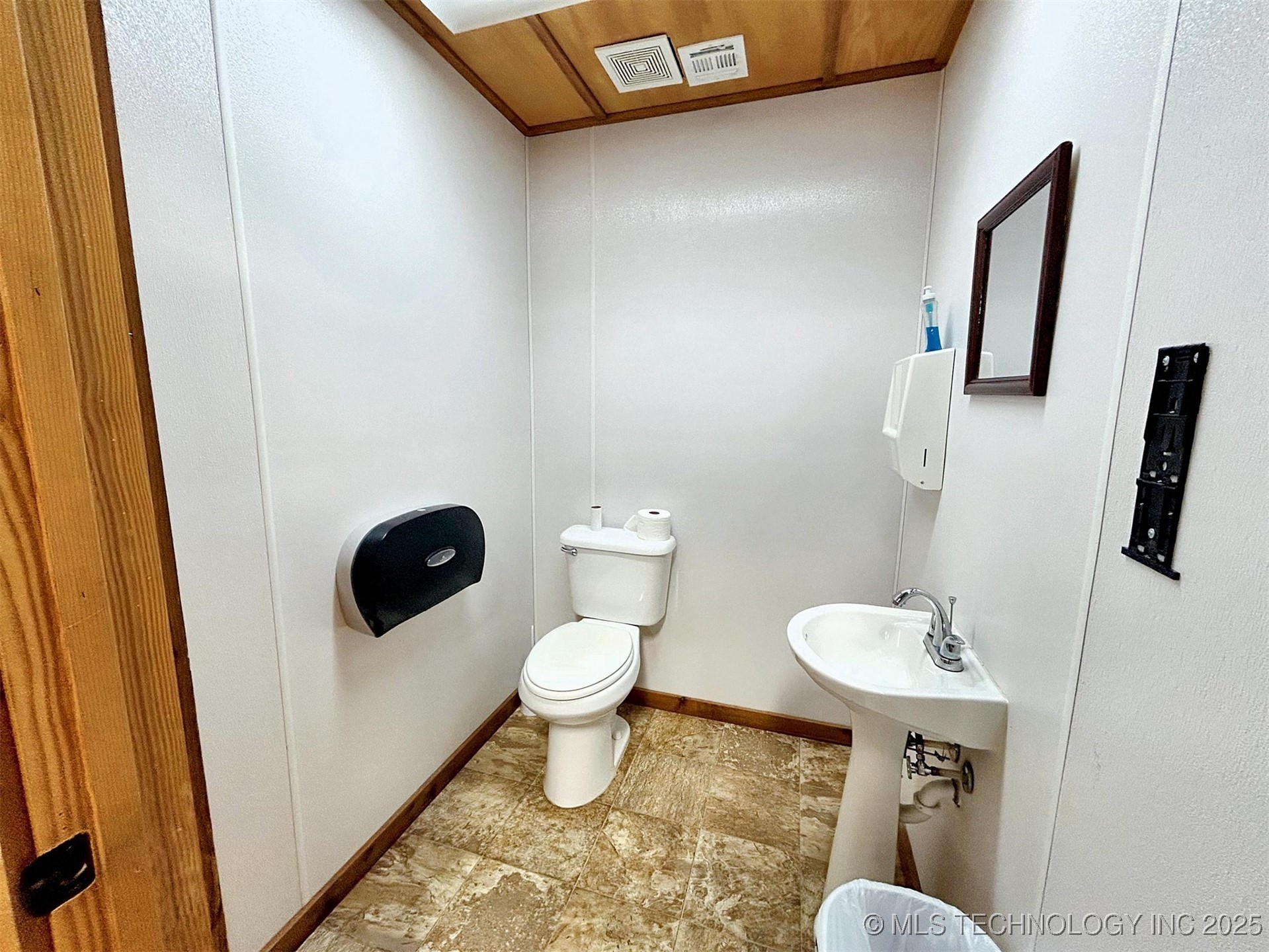 6753 E 620 Road Locust Grove OK 74352