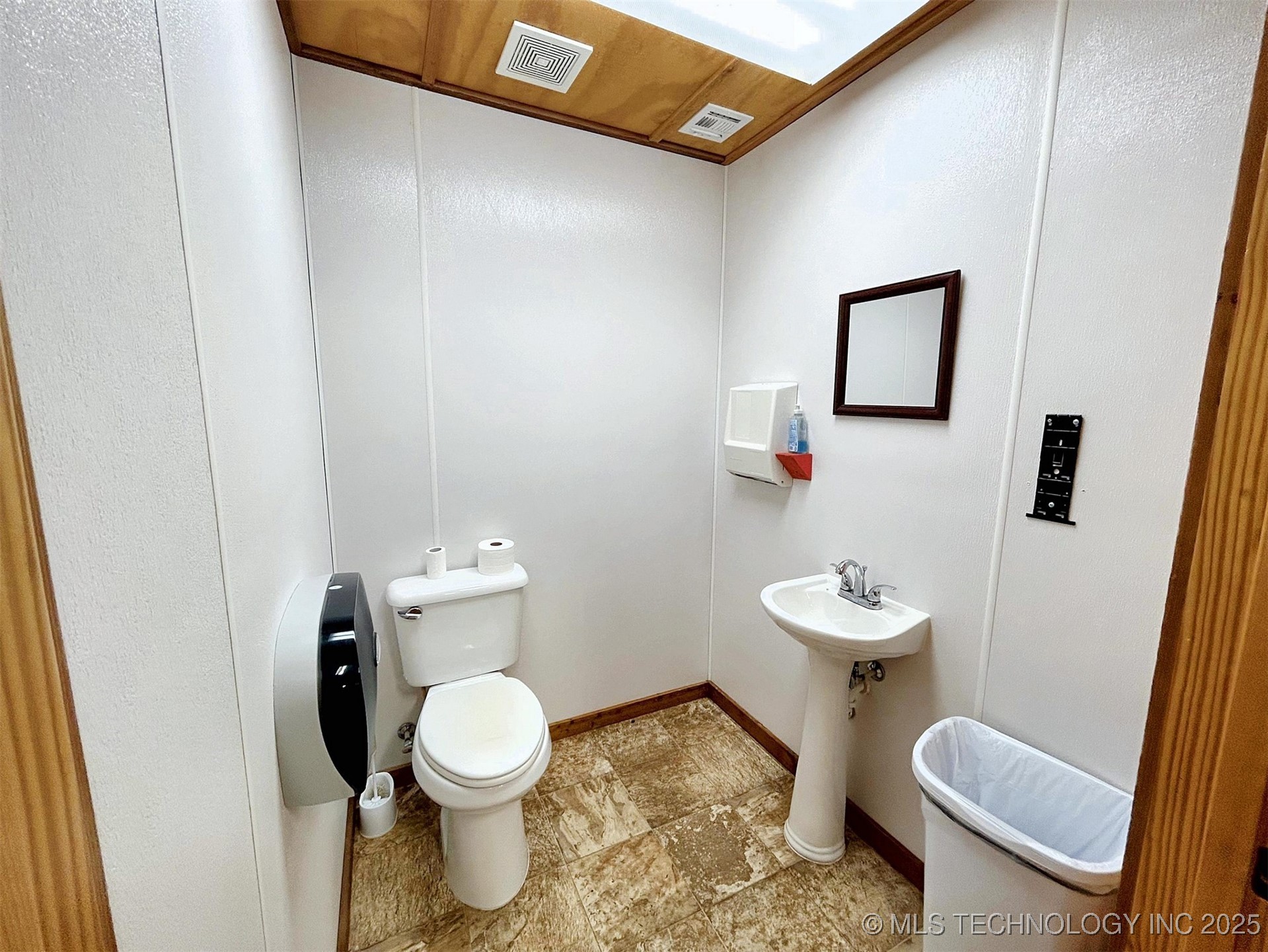 6753 E 620 Road Locust Grove OK 74352